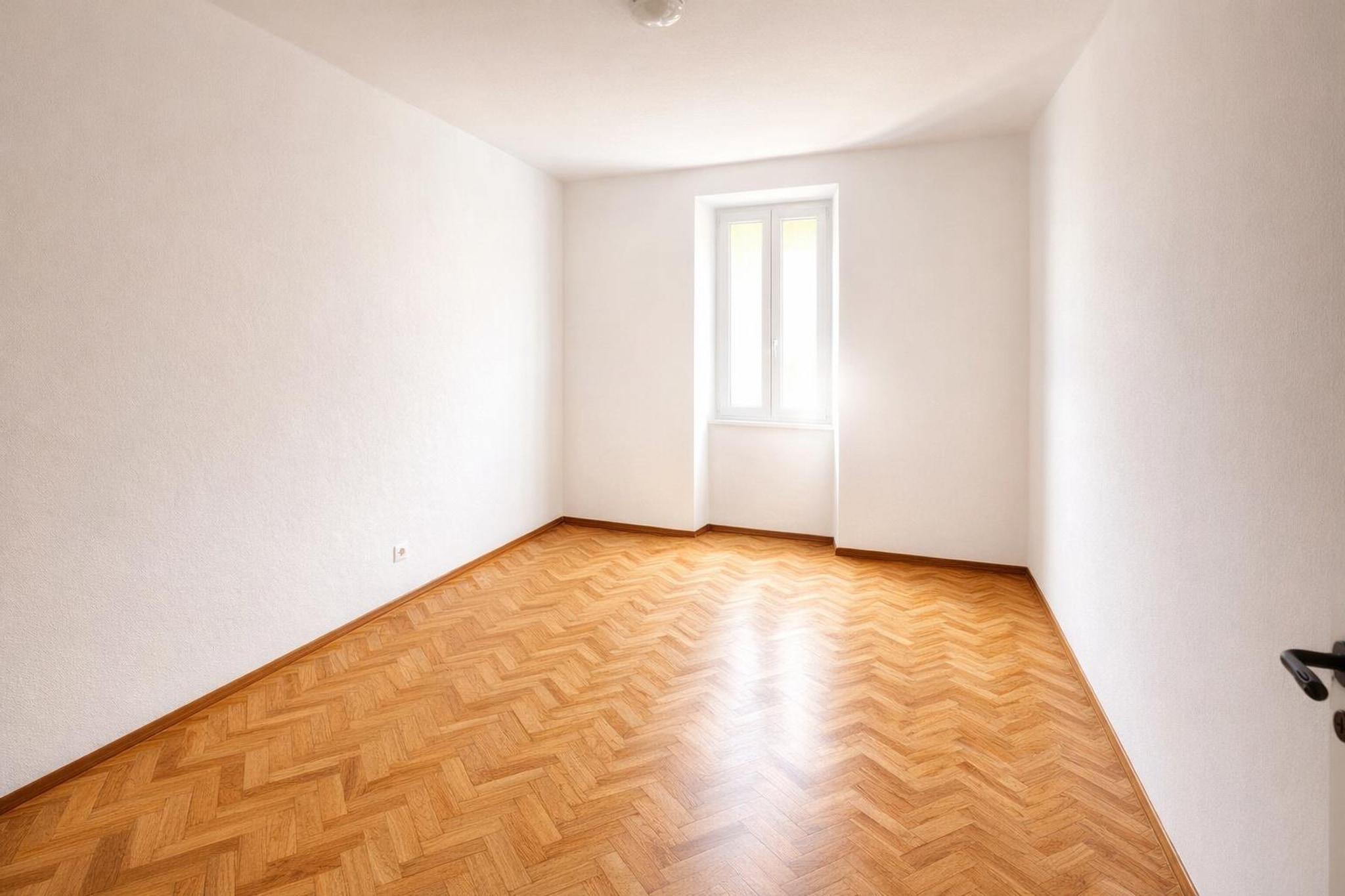 Interessante stabile con 3 appartamenti di 3 locali, versatile anche ad uso ufficio in comoda corte a reddito - Coldrerio - foto 11