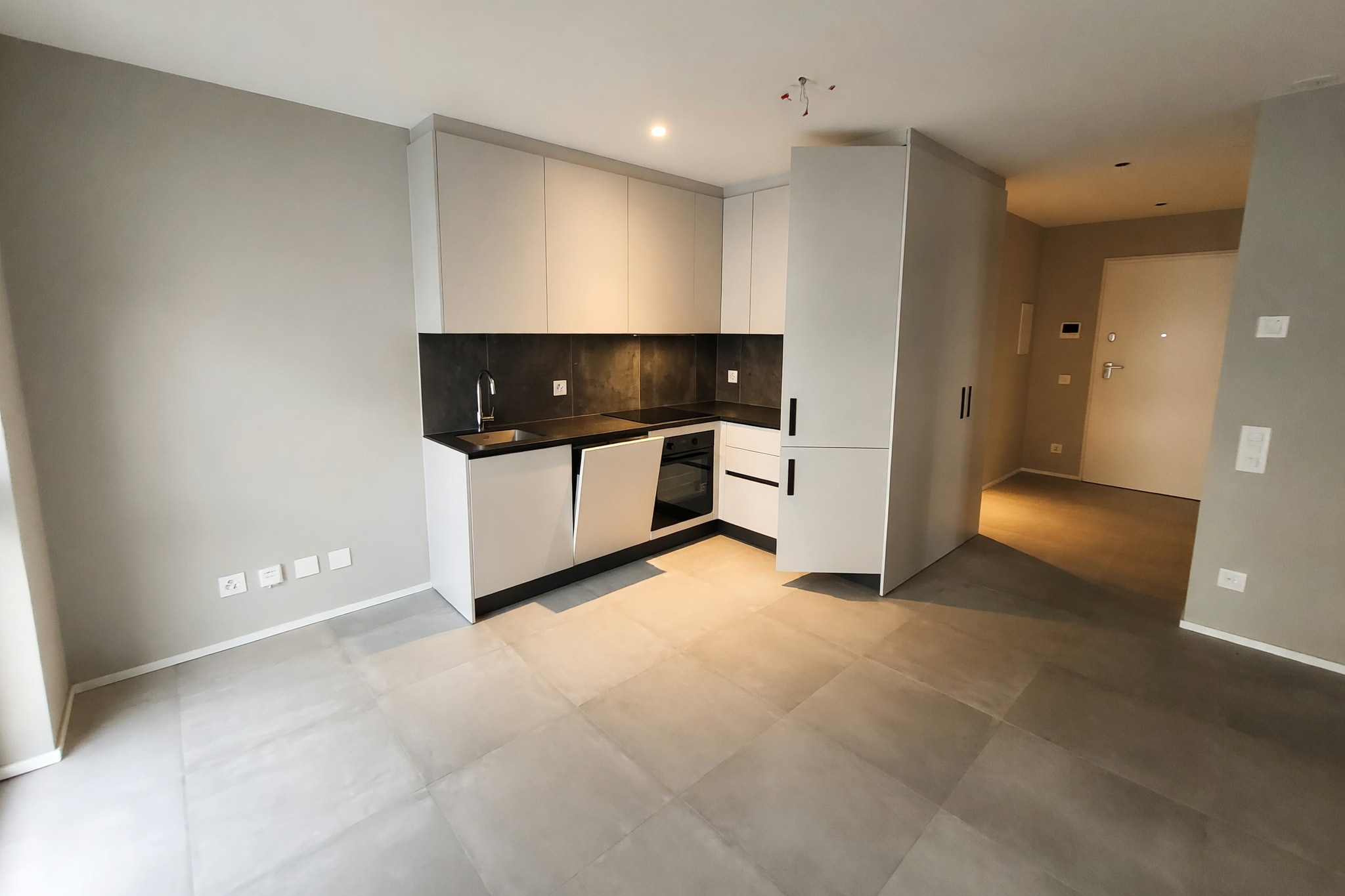 Nuovo appartamento 2,5 locali in stile moderno in posizione estremamente comoda - Morbio Inferiore - foto 3