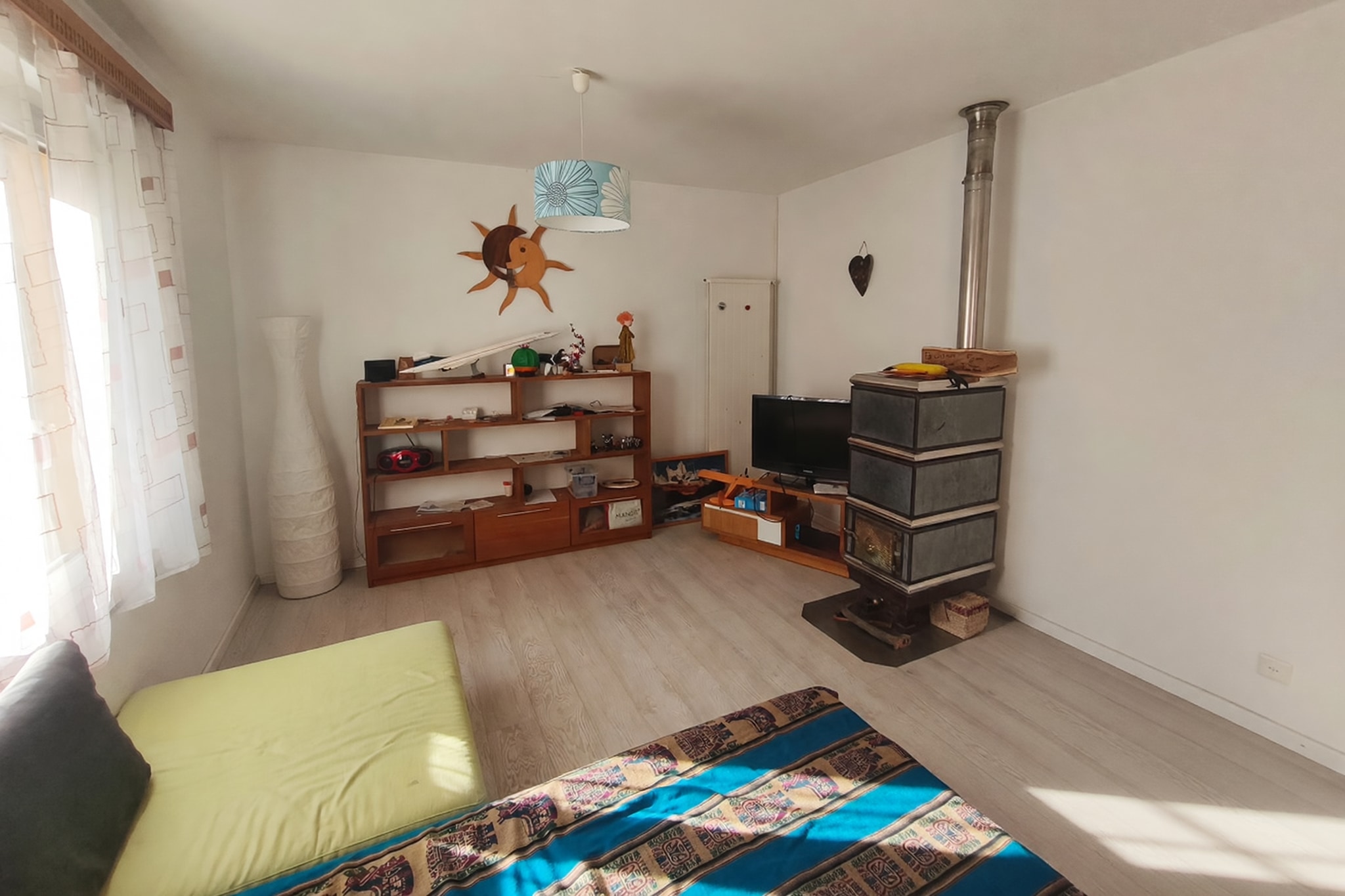 Graziosa villetta 5,5 locali con ampio giardino pianeggiante, terrazzo e grottino con camino - Camorino - foto 7