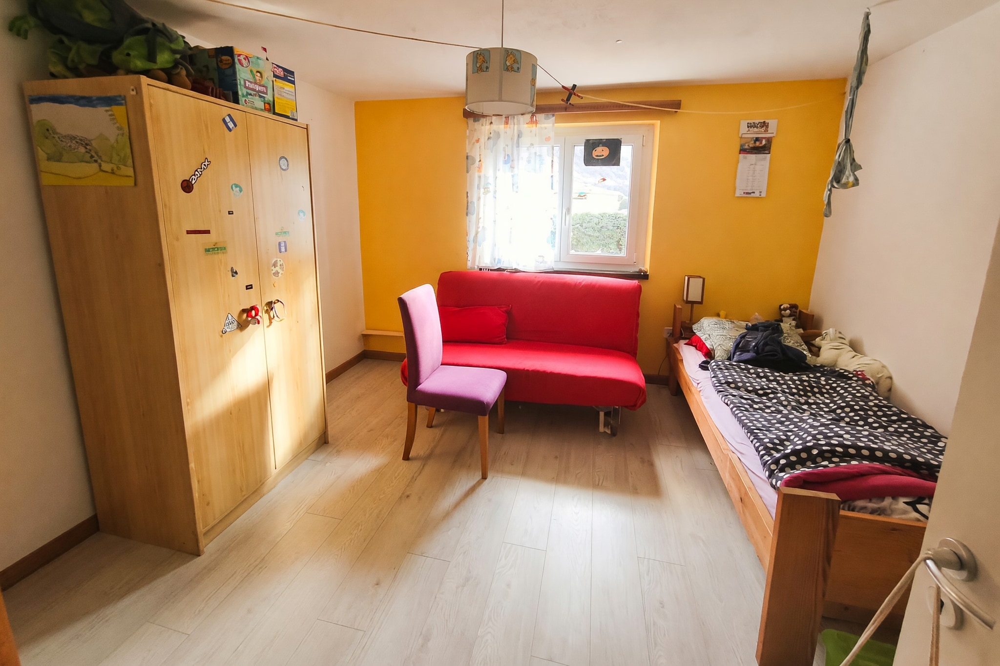 Graziosa villetta 5,5 locali con ampio giardino pianeggiante, terrazzo e grottino con camino - Camorino - foto 9