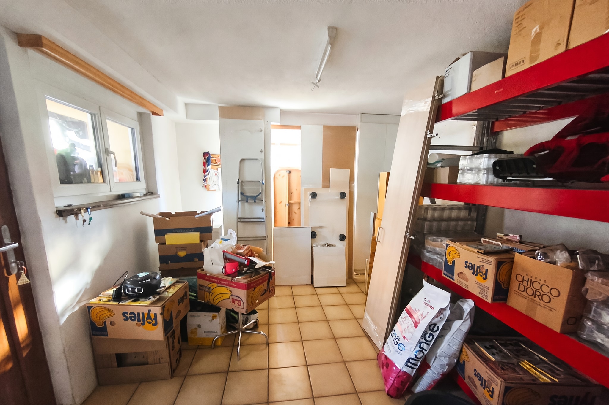 Graziosa villetta 5,5 locali con ampio giardino pianeggiante, terrazzo e grottino con camino - Camorino - foto 15