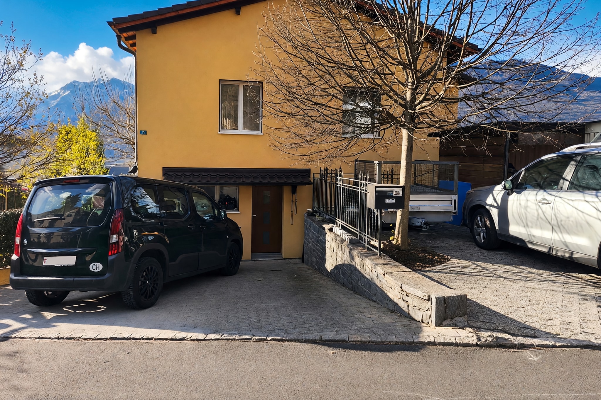 Graziosa villetta 5,5 locali con ampio giardino pianeggiante, terrazzo e grottino con camino - Camorino - foto 5