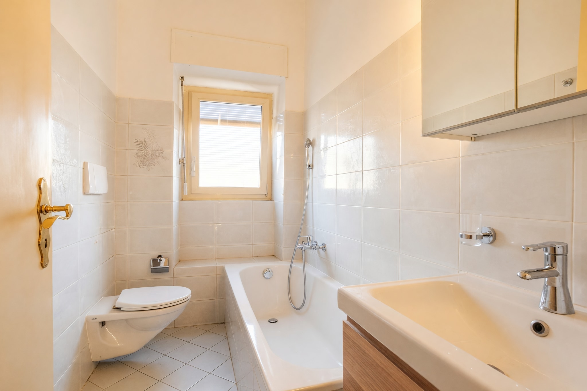Interessante appartamento 3,5 locali in locazione con balcone in curata palazzina di sole cinque unità. - Chiasso - foto 4