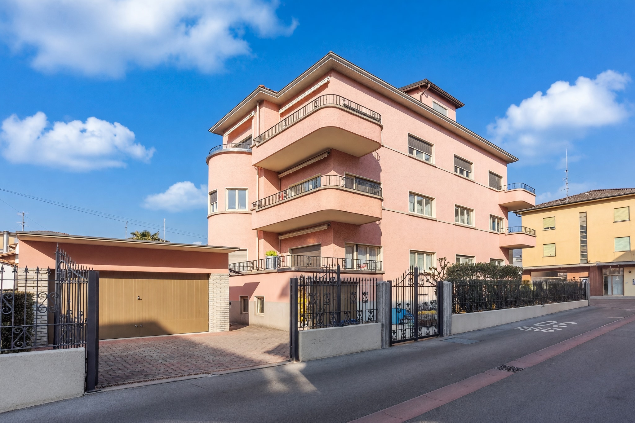 Interessante appartamento 3,5 locali in locazione con balcone in curata palazzina di sole cinque unità. - Chiasso - foto 5