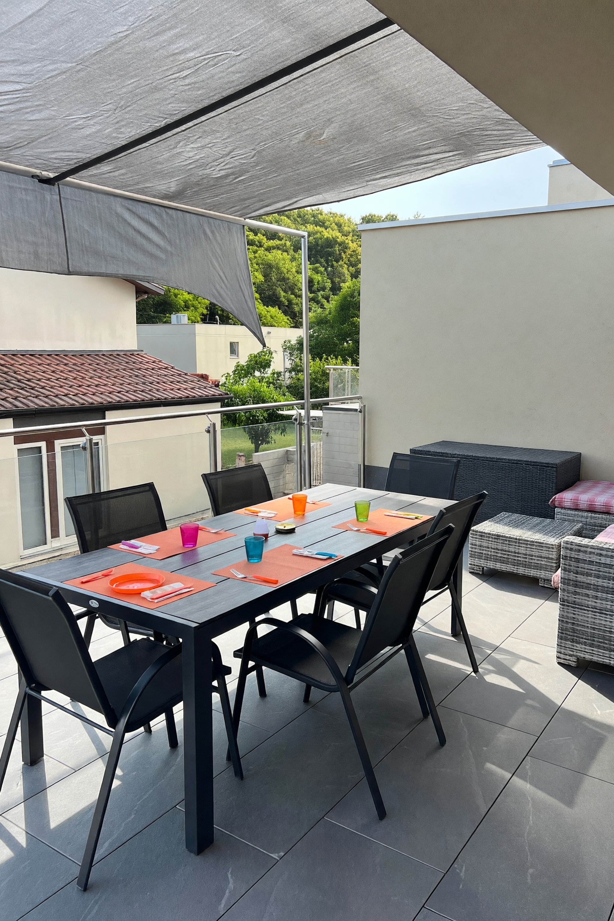 Piacevole casa unifamiliare 4,5 locali con terrazzo di 30 mq e giardino in comoda zona residenziale - Arzo - foto 4
