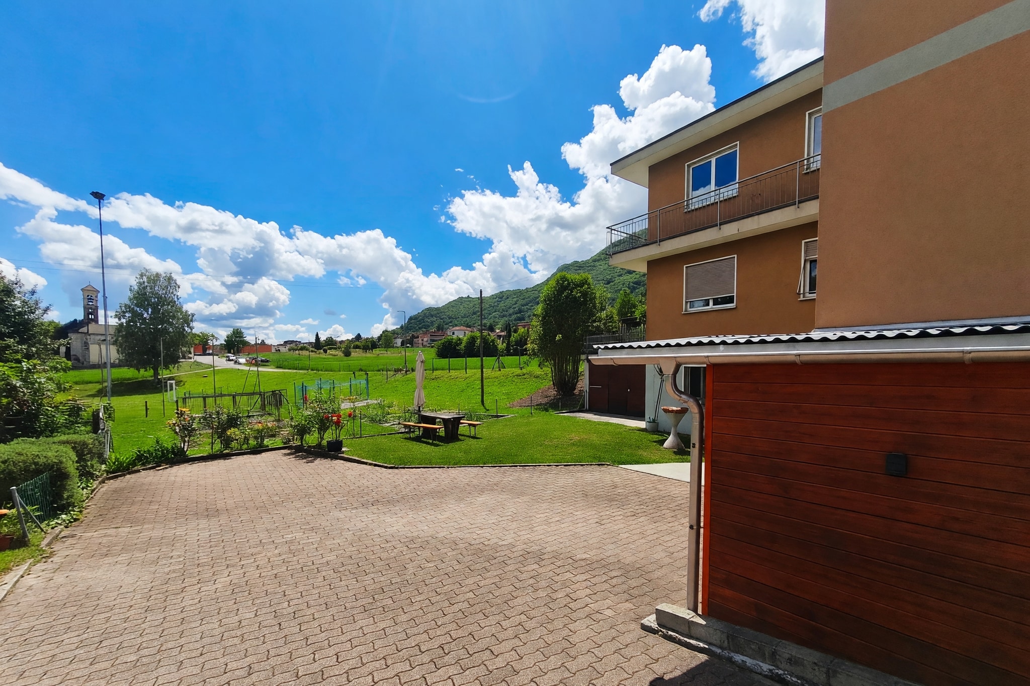 Ampio appartamento 3,5 locali luminoso con camino in tranquilla zona residenziale immersa nel verde - Gravesano - foto 2