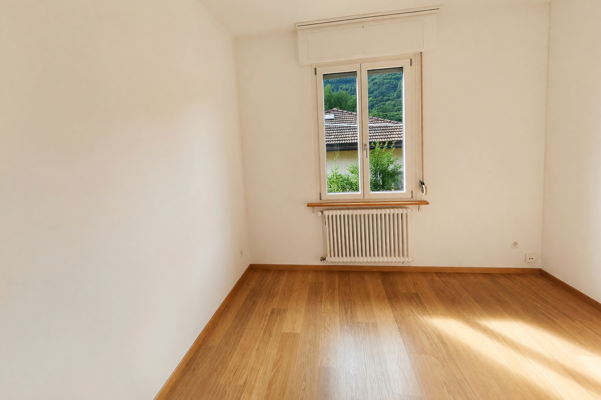 Bell'appartamento 4,5 locali ristrutturato con terrazzo e ampio soggiorno al primo piano in casa bifamiliare - Bellinzona - foto 7