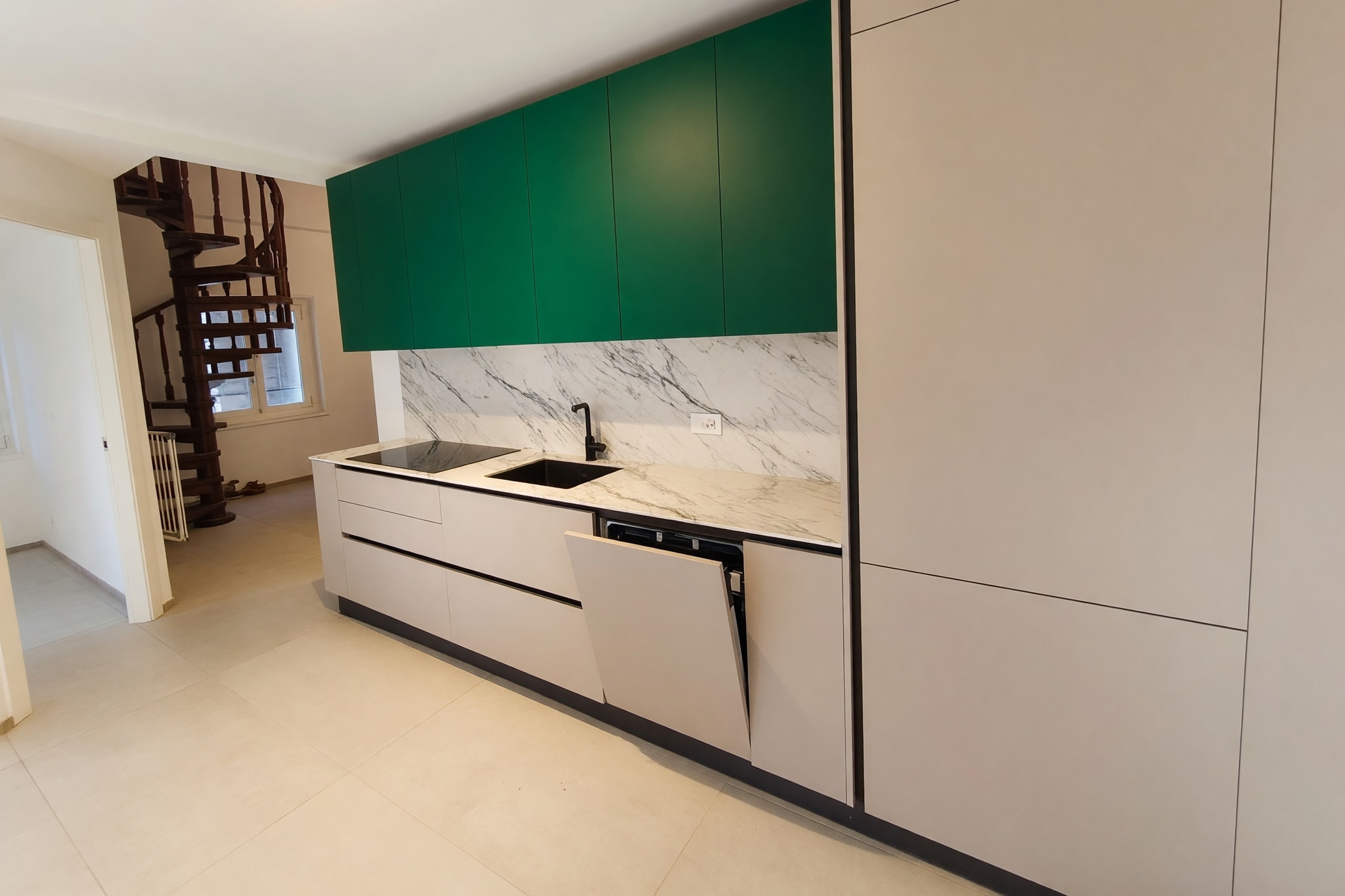 Bellissimo appartamento 3,5 locali appena ristrutturato con terrazzo abitabile, giardino privato e grande piano mansardato - Figino - foto 5