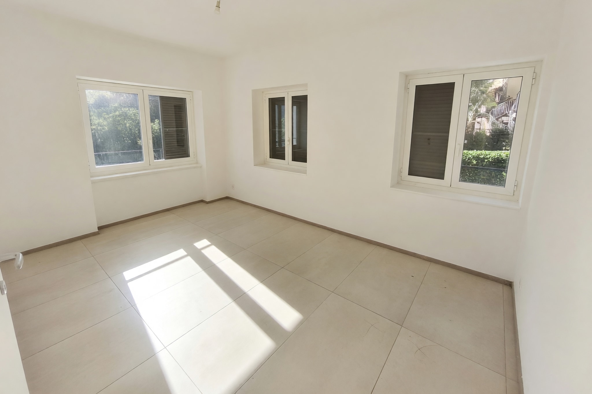 Bellissimo appartamento 3,5 locali appena ristrutturato con terrazzo abitabile, giardino privato e grande piano mansardato - Figino - foto 7