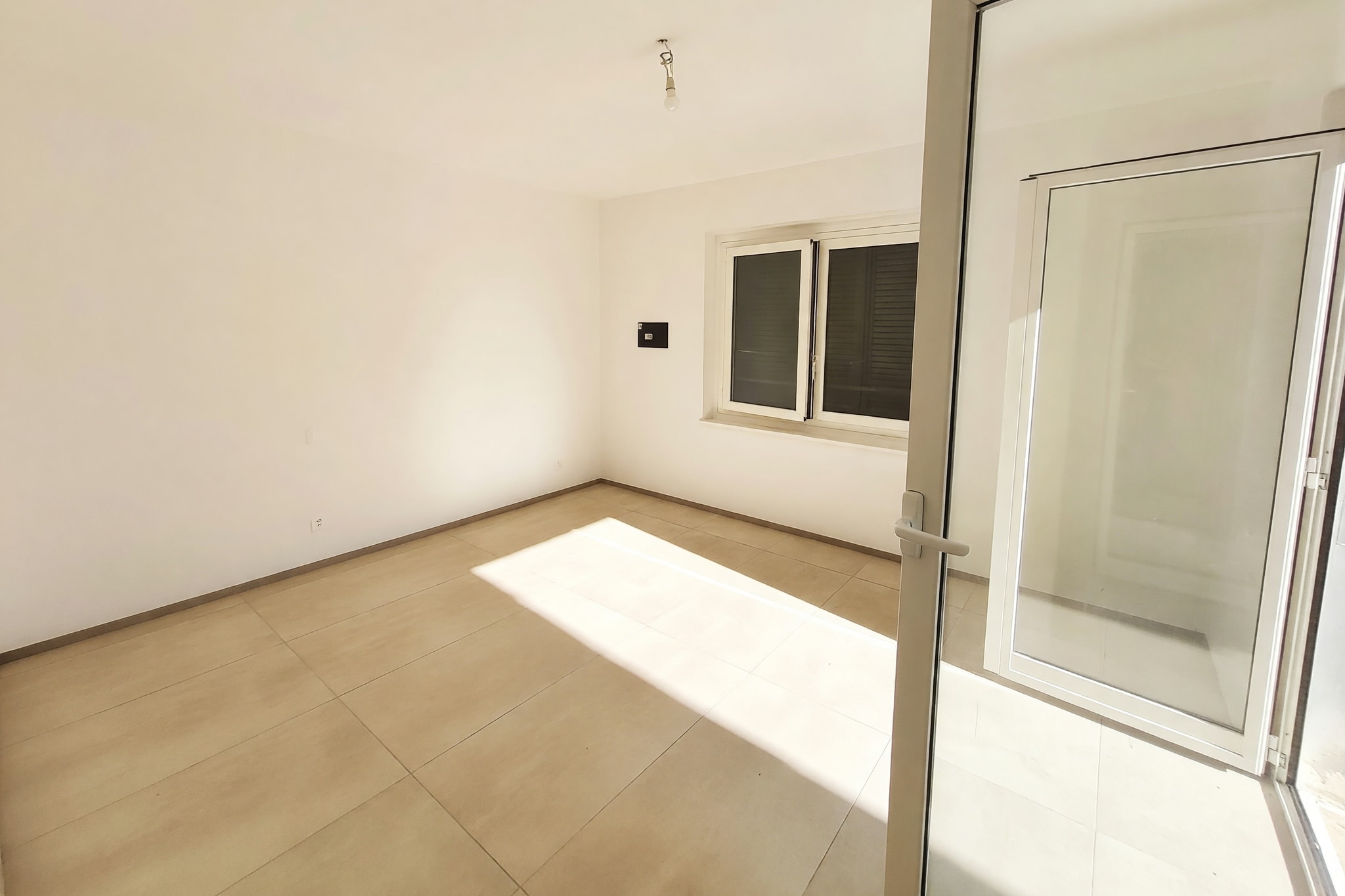 Bellissimo appartamento 3,5 locali appena ristrutturato con terrazzo abitabile, giardino privato e grande piano mansardato - Figino - foto 8