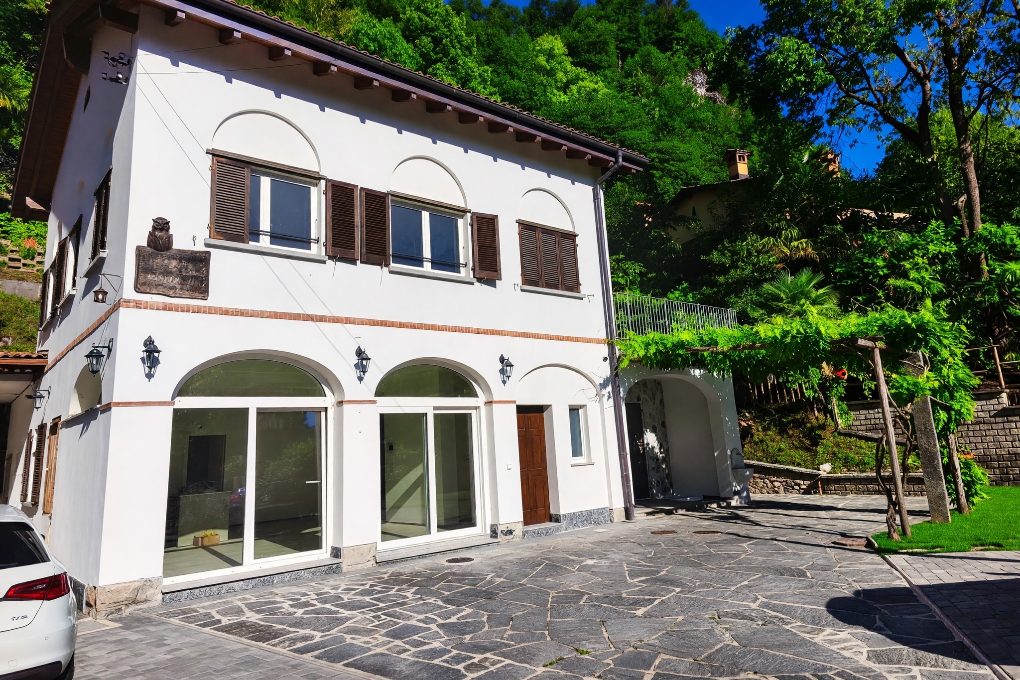 Bellissimo appartamento 3,5 locali appena ristrutturato con terrazzo abitabile, giardino privato e grande piano mansardato - Figino