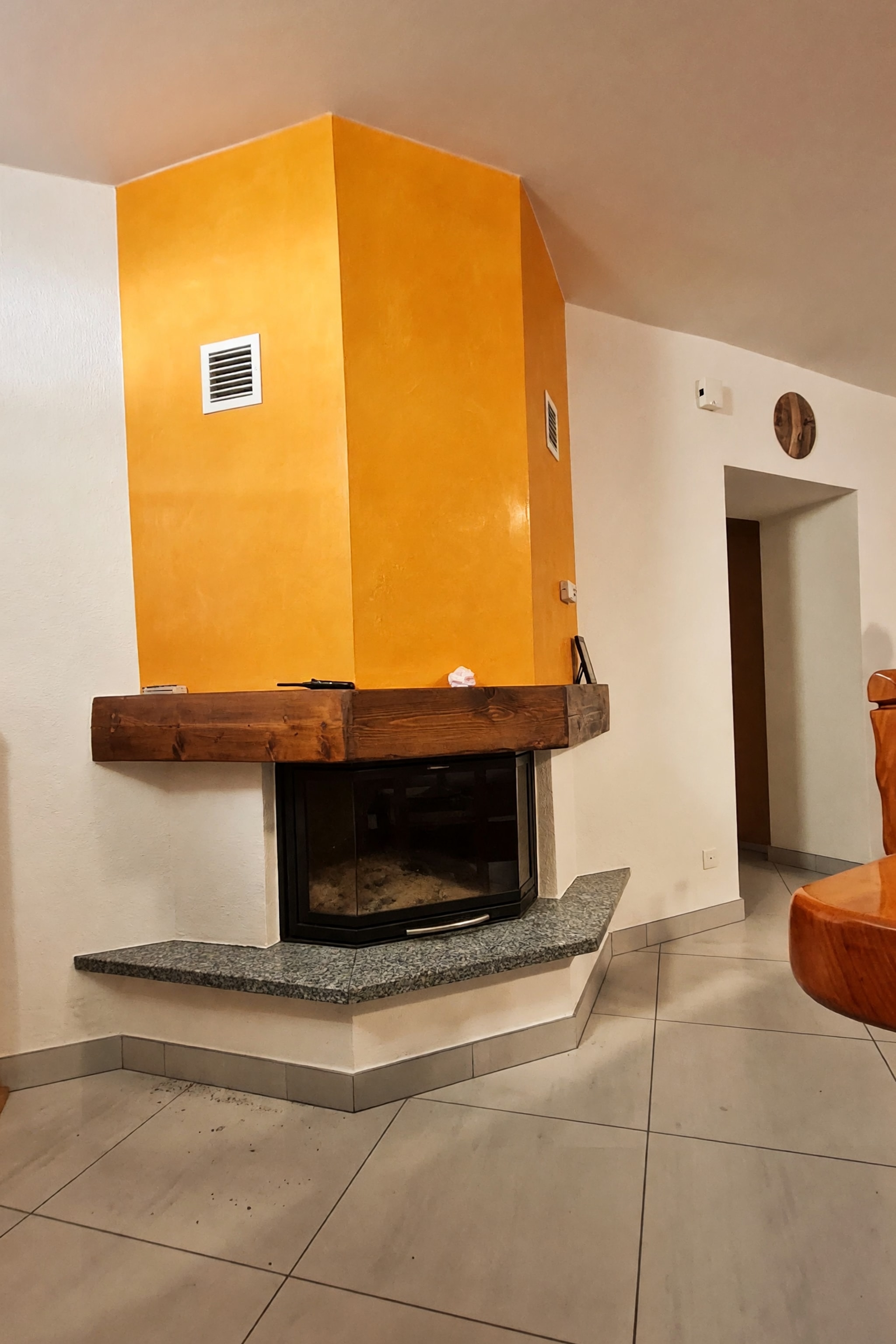 Bellissimo appartamento 4,5 locali ristrutturato in corte privata con terrazzo, romantico caminetto e finiture di medio-alto standing - Morbio Inferiore - foto 5