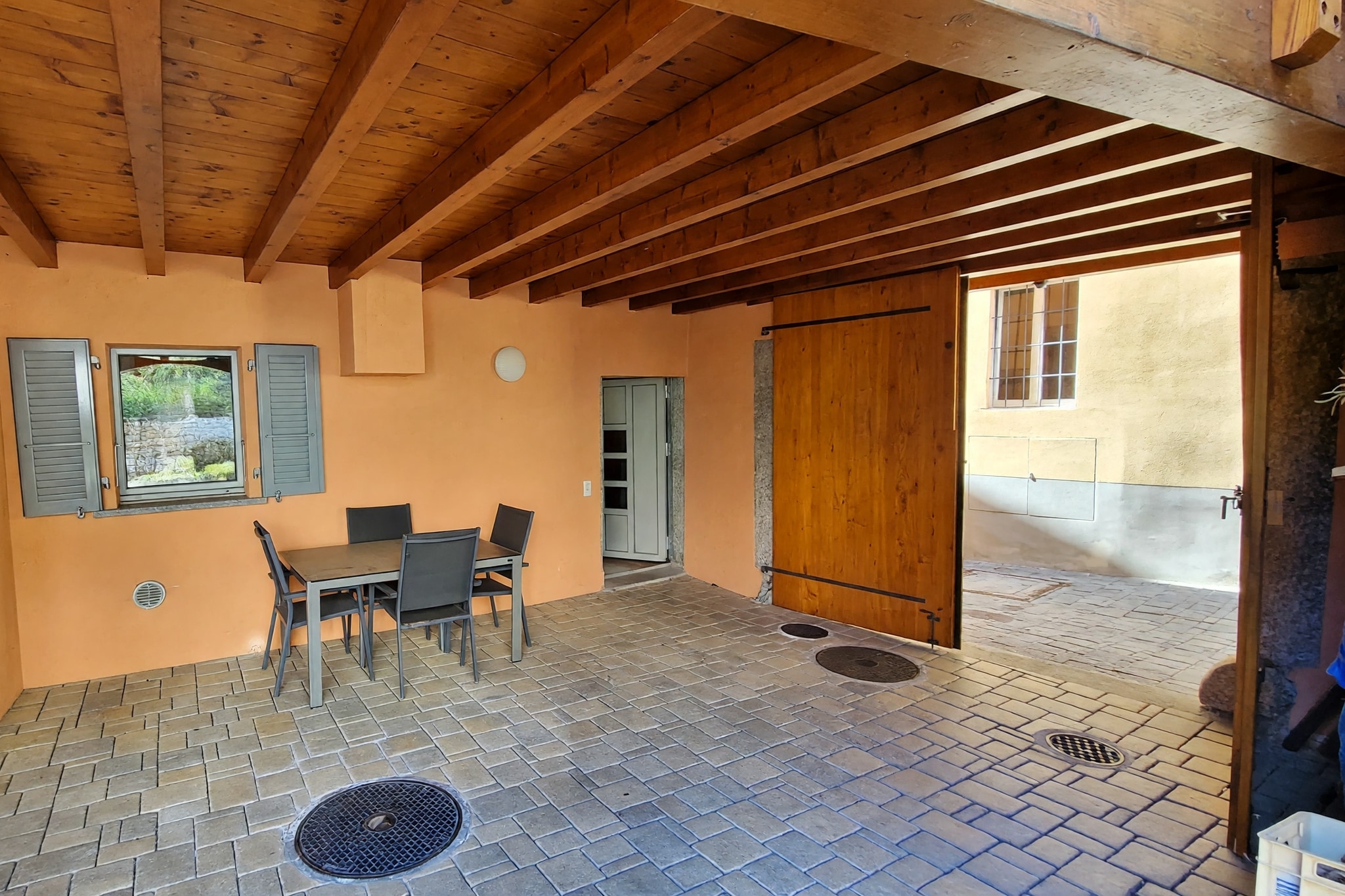 Bellissimo appartamento 4,5 locali ristrutturato in corte privata con terrazzo, romantico caminetto e finiture di medio-alto standing - Morbio Inferiore - foto 7