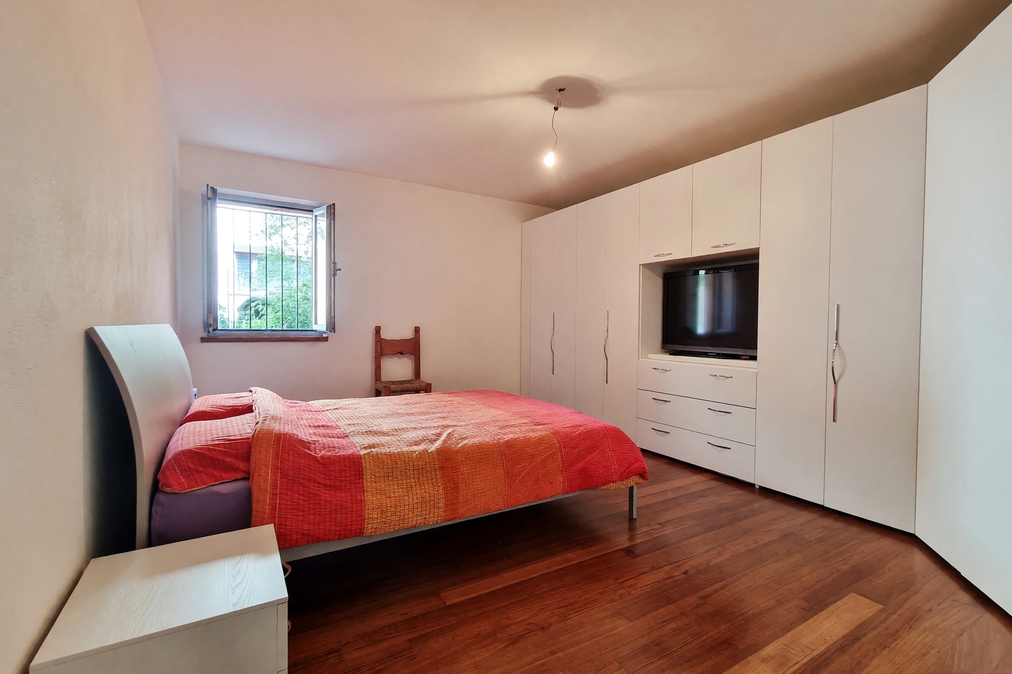 Bellissimo appartamento 4,5 locali ristrutturato in corte privata con terrazzo, romantico caminetto e finiture di medio-alto standing - Morbio Inferiore - foto 9