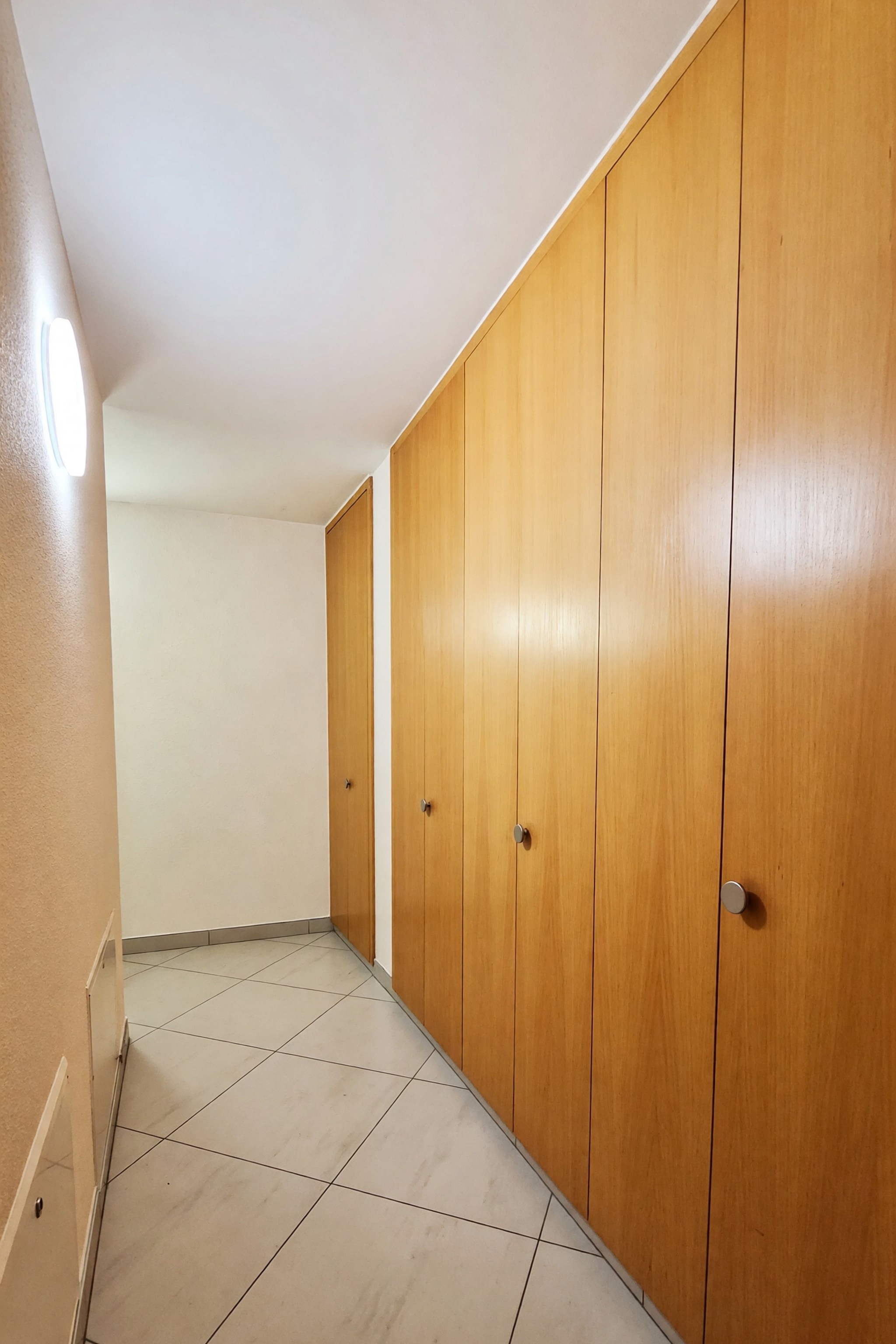 Bellissimo appartamento 4,5 locali ristrutturato in corte privata con terrazzo, romantico caminetto e finiture di medio-alto standing - Morbio Inferiore - foto 11