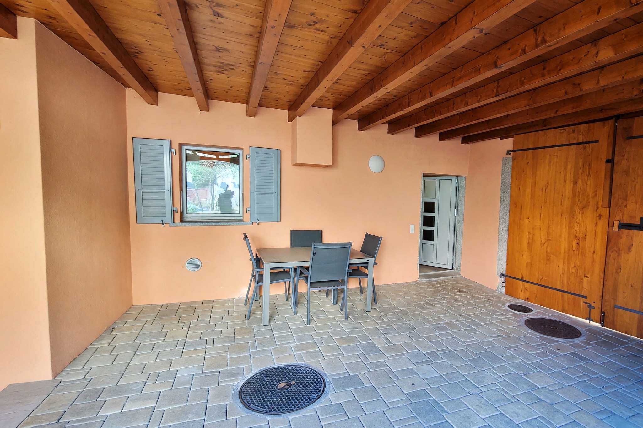 Bellissimo appartamento 4,5 locali ristrutturato in corte privata con terrazzo, romantico caminetto e finiture di medio-alto standing - Morbio Inferiore - foto 12