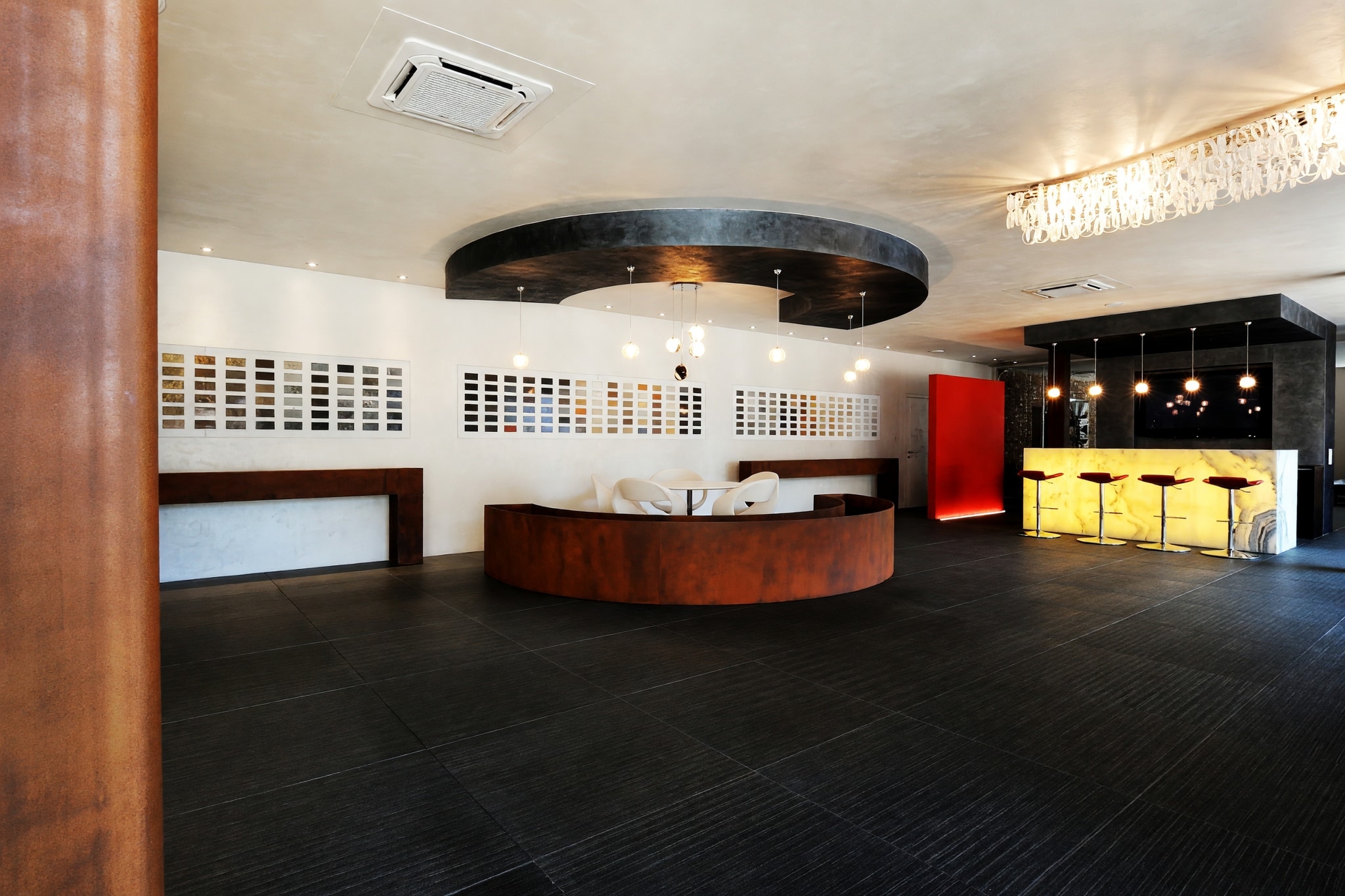 Prestigioso spazio commerciale di 325 m² in posizione strategica con finiture raffinate e ambienti molto luminosi - Locarno - foto 3
