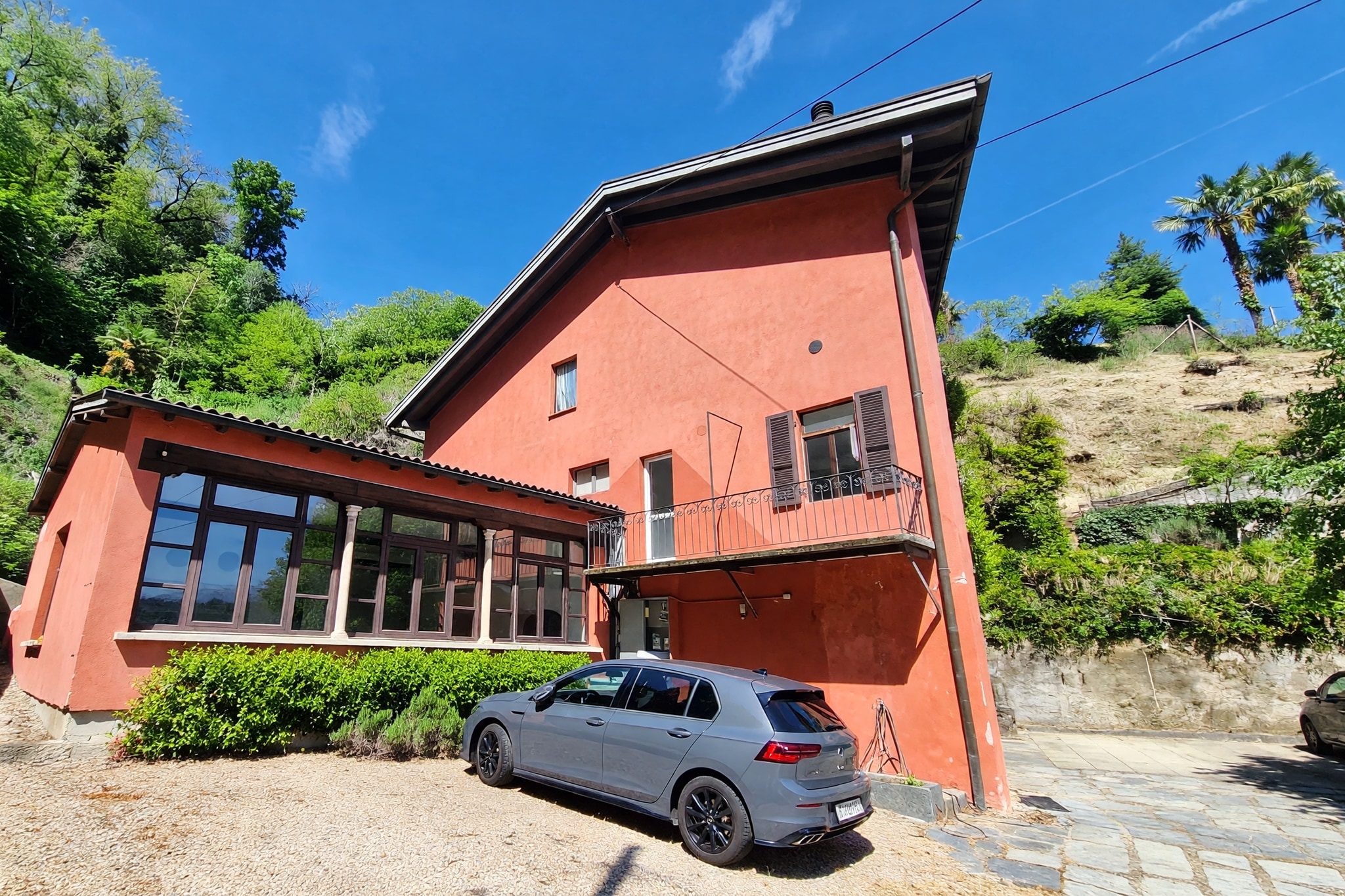 Interessante stabile plurifamiliare di 470 m² con spazio commerciale, due appartamenti e importante potenziale edificatorio - Agno - foto 3