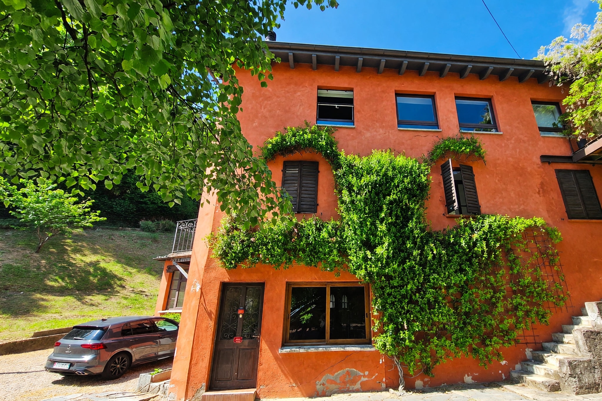 Interessante stabile plurifamiliare di 470 m² con spazio commerciale, due appartamenti e importante potenziale edificatorio - Agno - foto 4