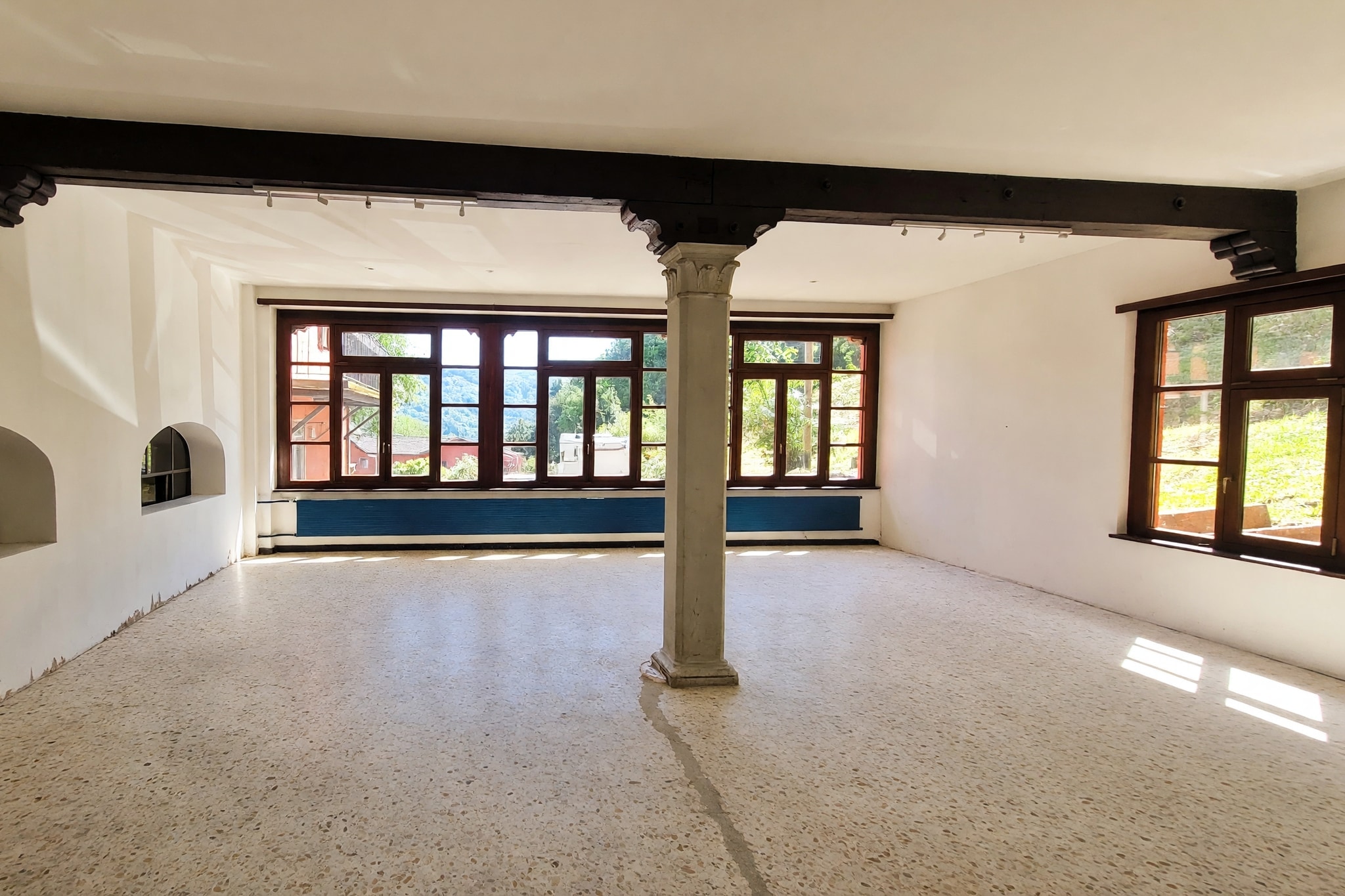 Interessante stabile plurifamiliare di 470 m² con spazio commerciale, due appartamenti e importante potenziale edificatorio - Agno - foto 8