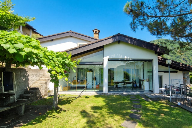 Affascinante casa unifamiliare 6,5 locali di 190 mq con ampio giardino privato, veranda e due terrazze nel verde - Castelrotto