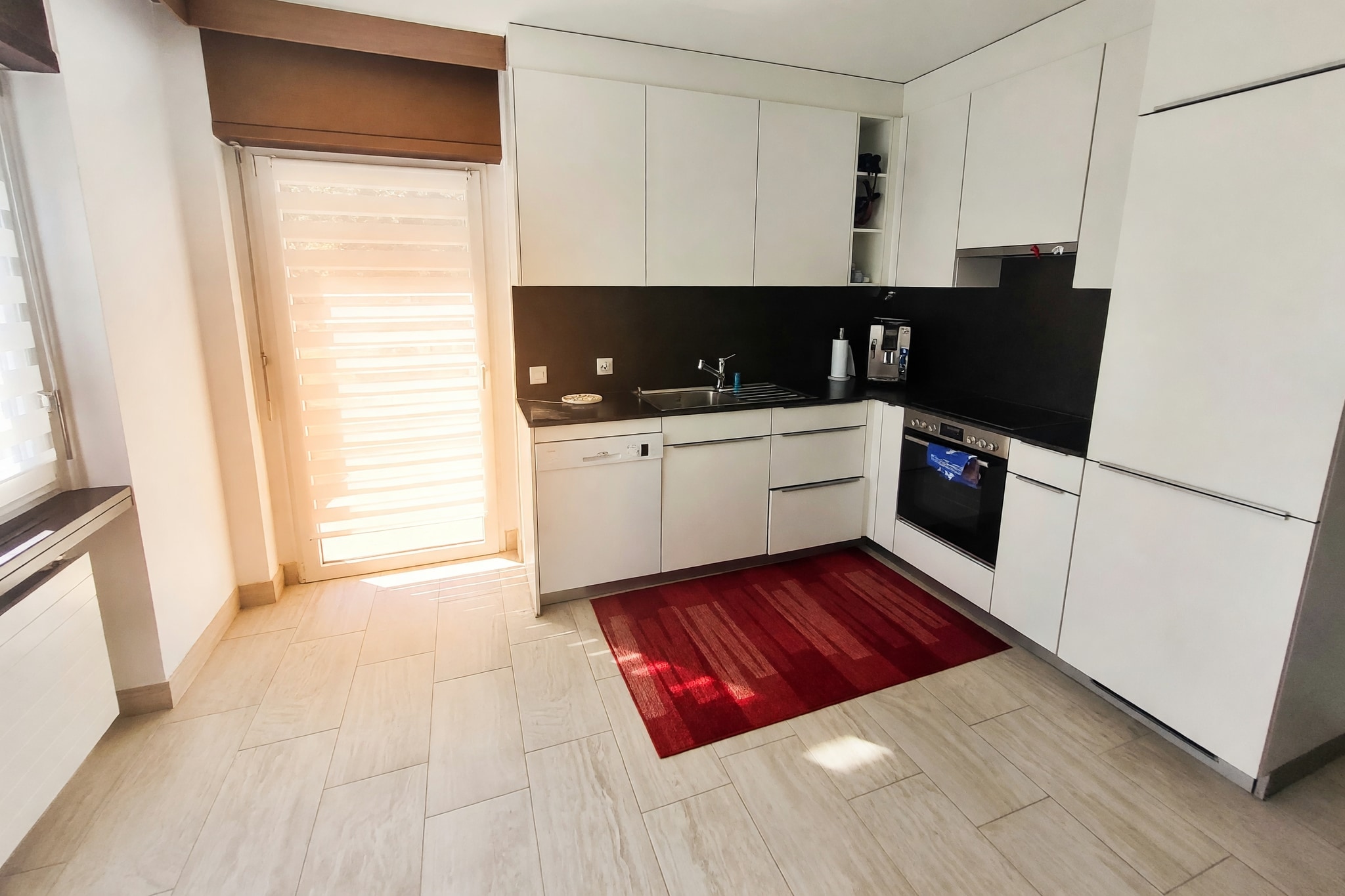 Spazioso appartamento 4,5 locali con tre terrazzi, camino e cucina abitabile in zona strategica - Manno - foto 5