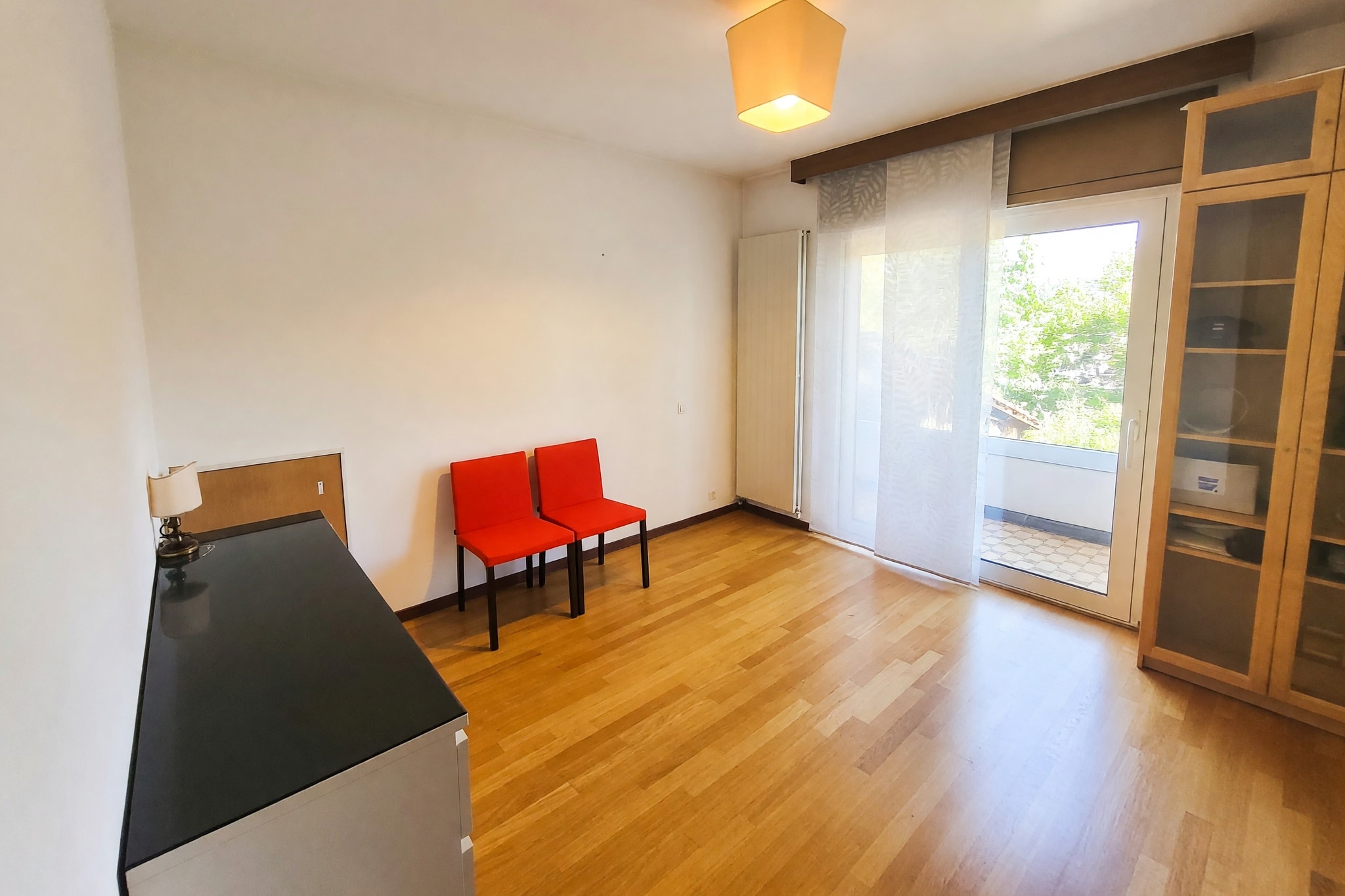 Spazioso appartamento 4,5 locali con tre terrazzi, camino e cucina abitabile in zona strategica - Manno - foto 8