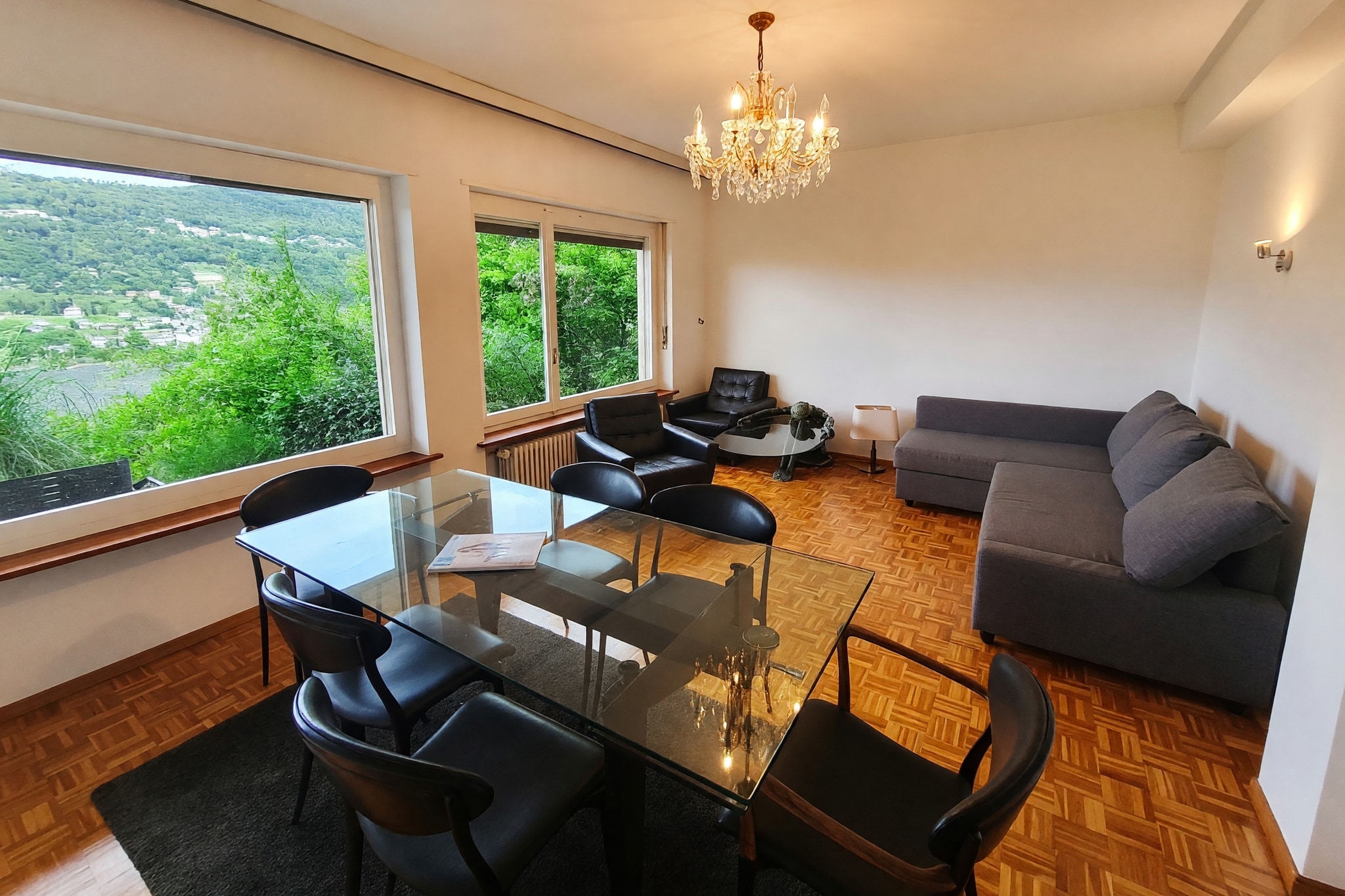 Stupenda casa bifamiliare 7 locali con terrazzo vista lago, giardino privato e grande zona giorno su due livelli - Collina d'Oro - foto 2