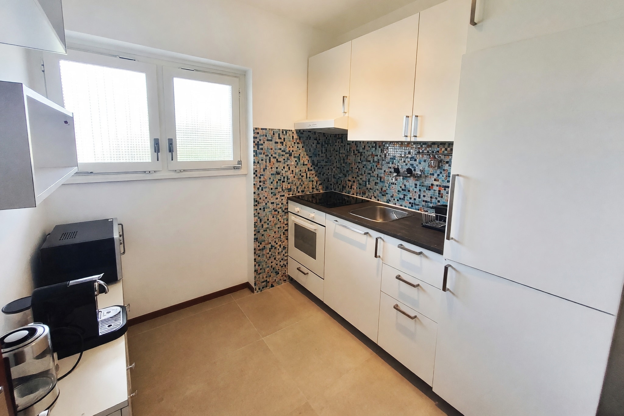 Stupenda casa bifamiliare 7 locali con terrazzo vista lago, giardino privato e grande zona giorno su due livelli - Collina d'Oro - foto 8