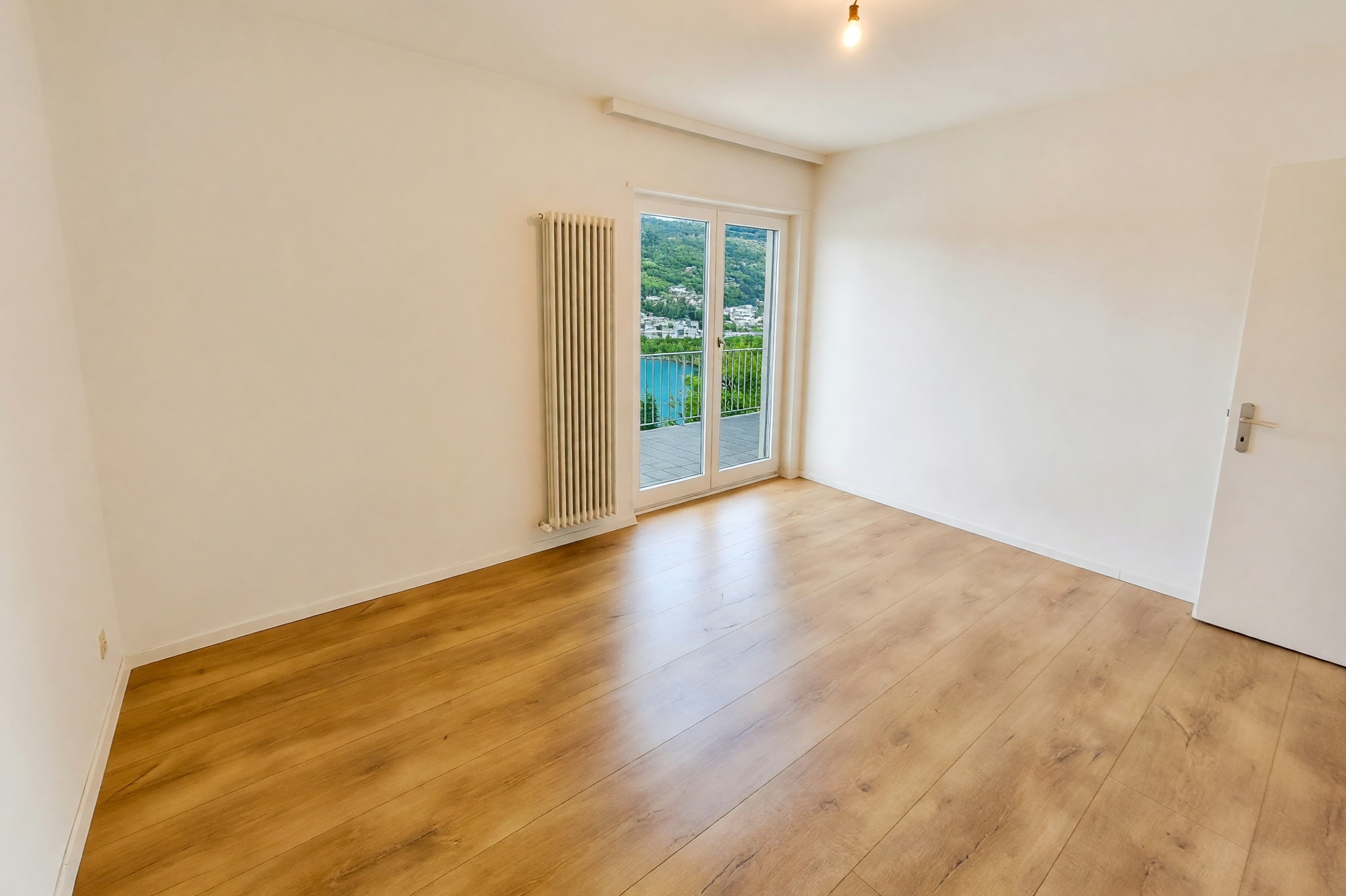 Stupenda casa bifamiliare 7 locali con terrazzo vista lago, giardino privato e grande zona giorno su due livelli - Collina d'Oro - foto 11