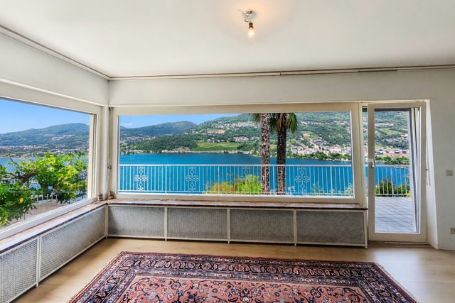 Stupenda casa bifamiliare 7 locali con terrazzo vista lago, giardino privato e grande zona giorno su due livelli - Collina d'Oro