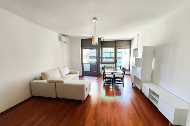 Signorile appartamento 2,5 locali con balcone in posizione centrale - Cassarate