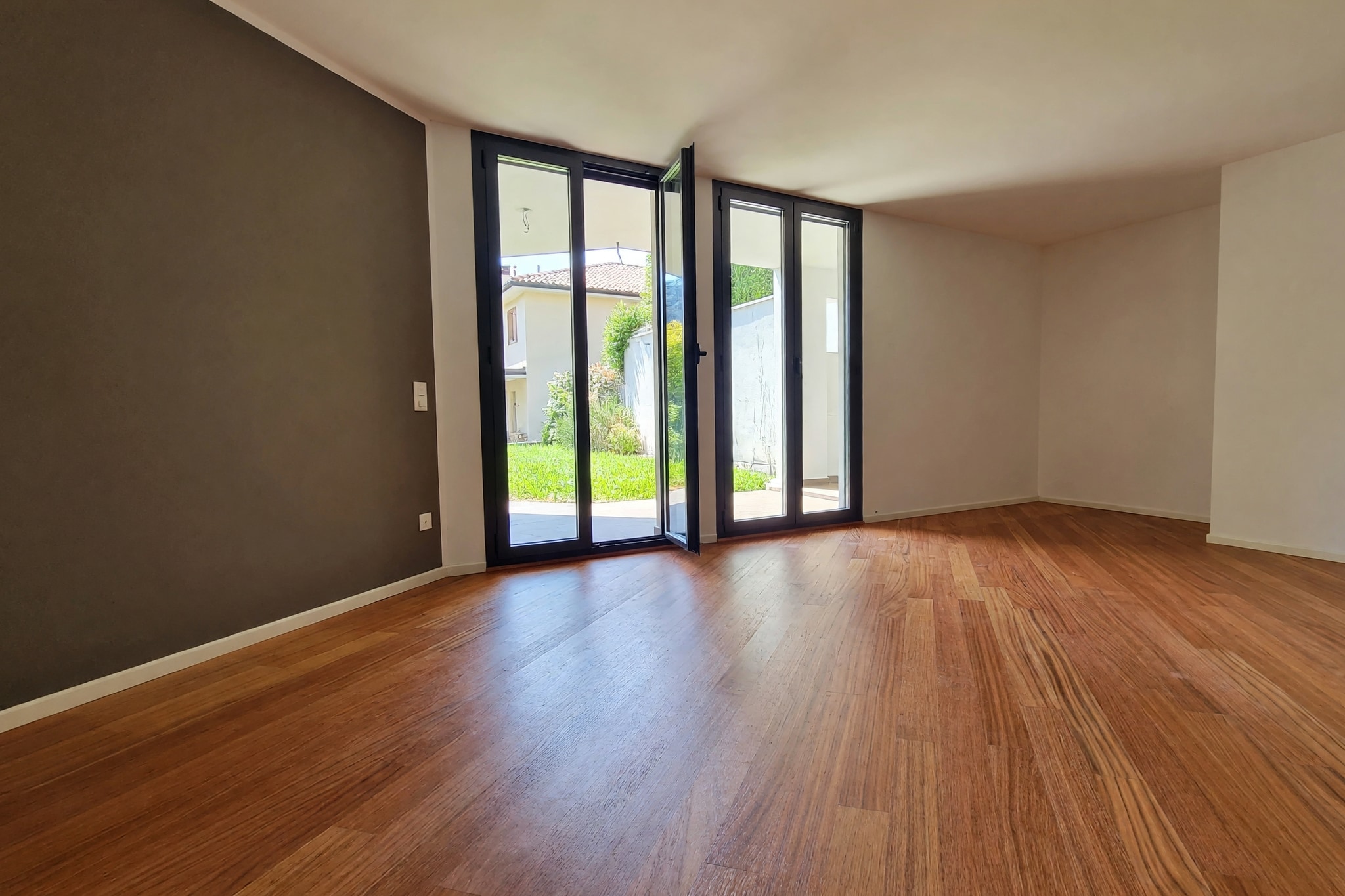 Moderna casa contigua 5,5 locali con terrazza coperta vista lago e giardino in posizione panoramica - Lopagno - foto 11