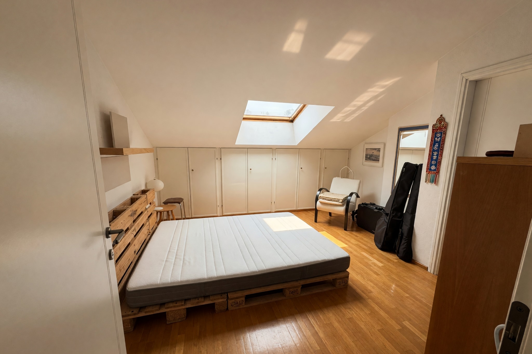 Bellissimo duplex 5,5 locali con terrazza panoramica, camino e ampi spazi abitativi per ogni esigenza. - Comano - foto 9