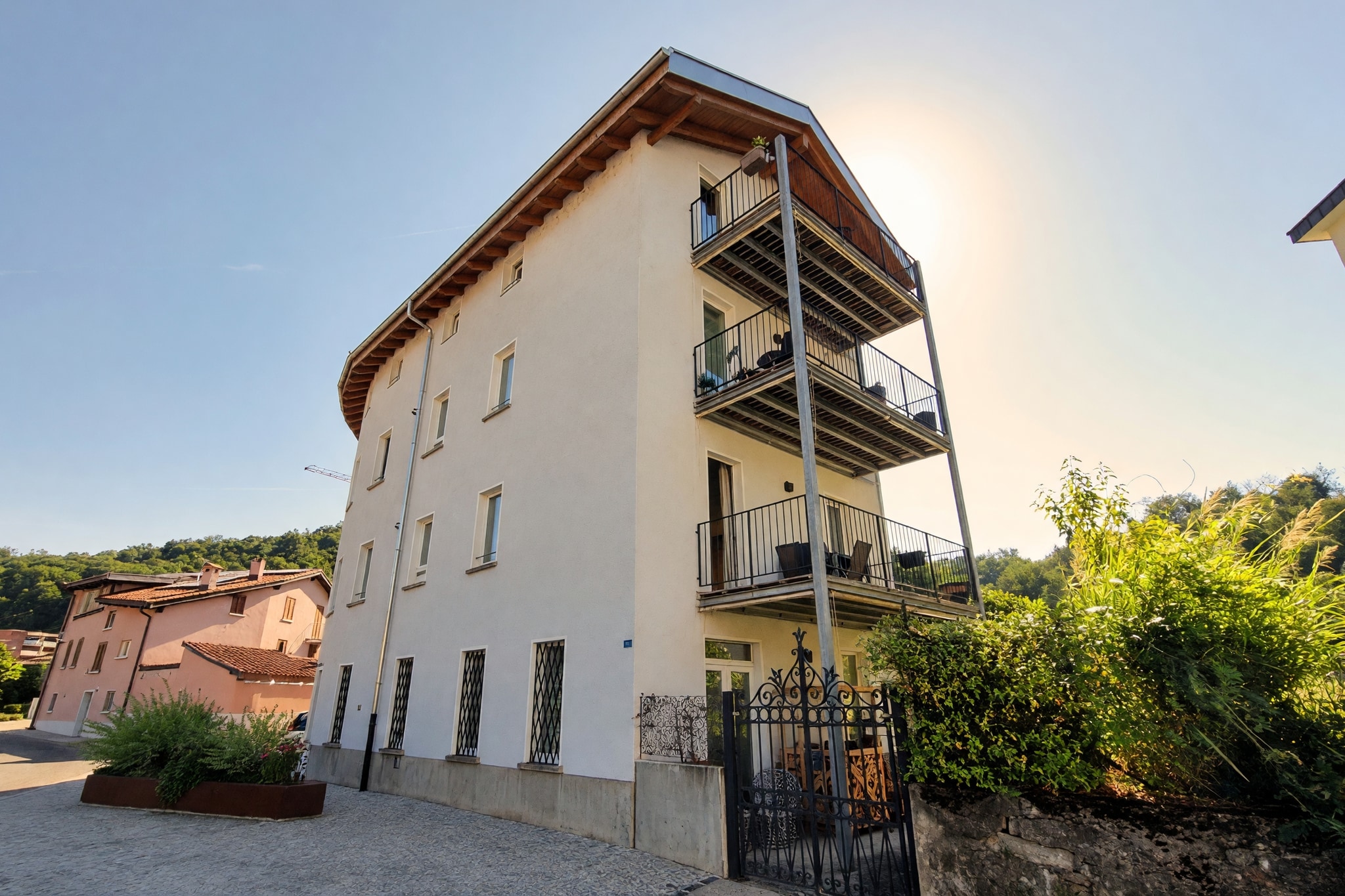 Bellissimo appartamento 3,5 locali ristrutturato a nuovo con spaziosa terrazza privata e accogliente zona giorno con stufa a legna - Cadempino - foto 14