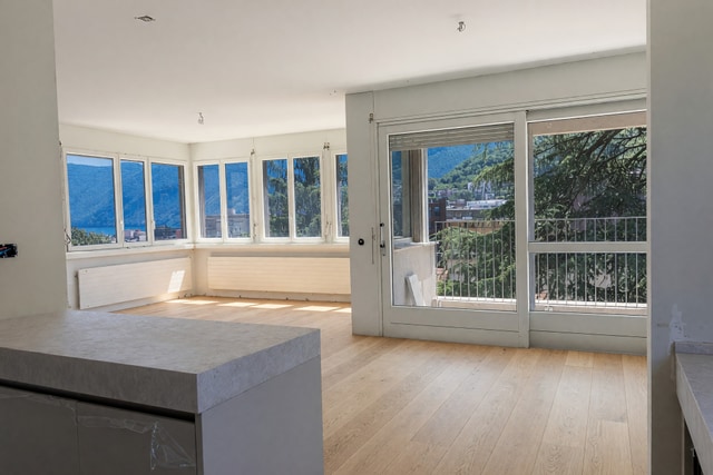 Prestigioso appartamento 5,5 locali completamente ristrutturato in alto standing con terrazzo vista lago - Lugano