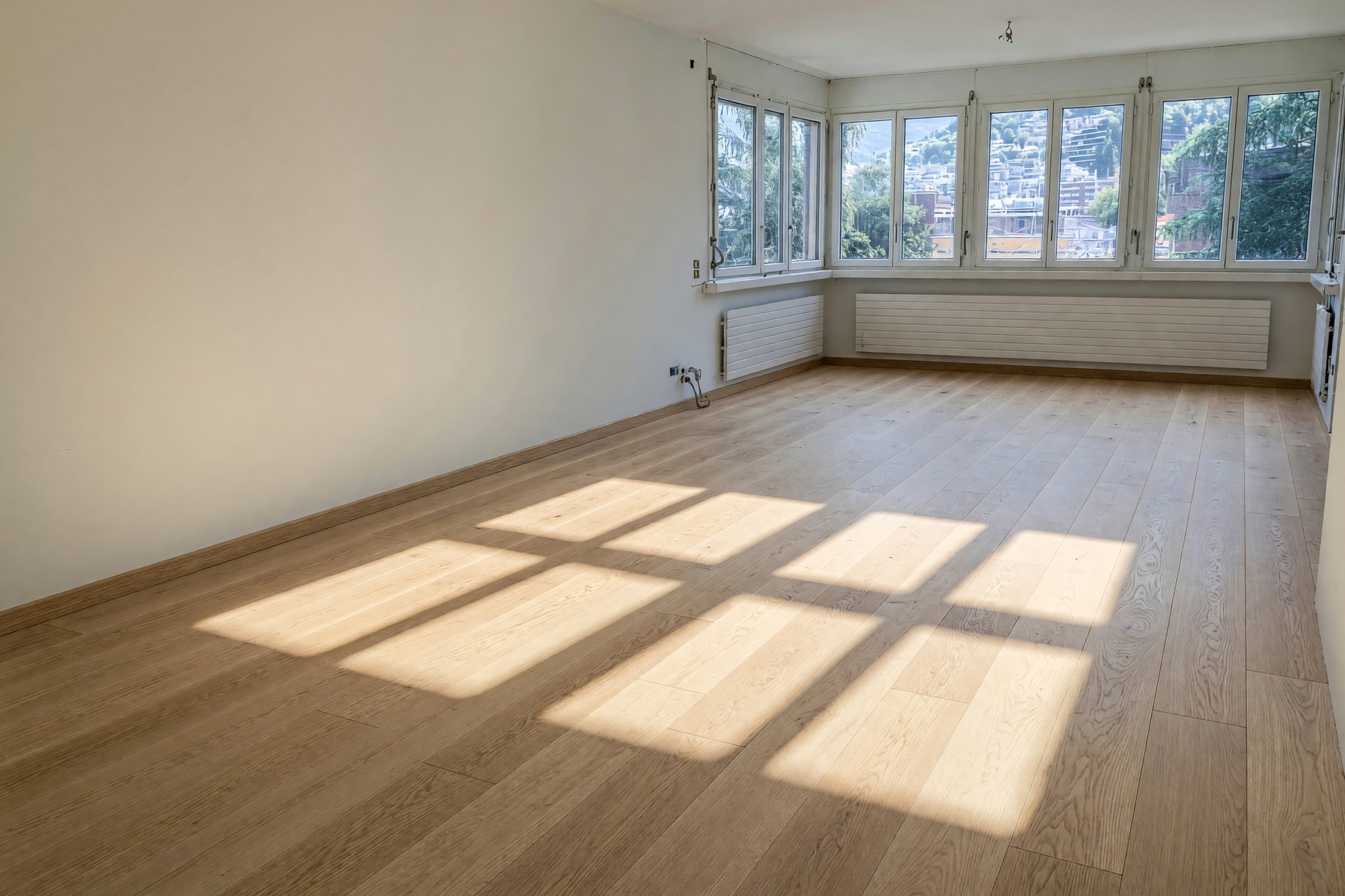 Prestigioso appartamento 5,5 locali completamente ristrutturato in alto standing con terrazzo vista lago - Loreto - foto 3