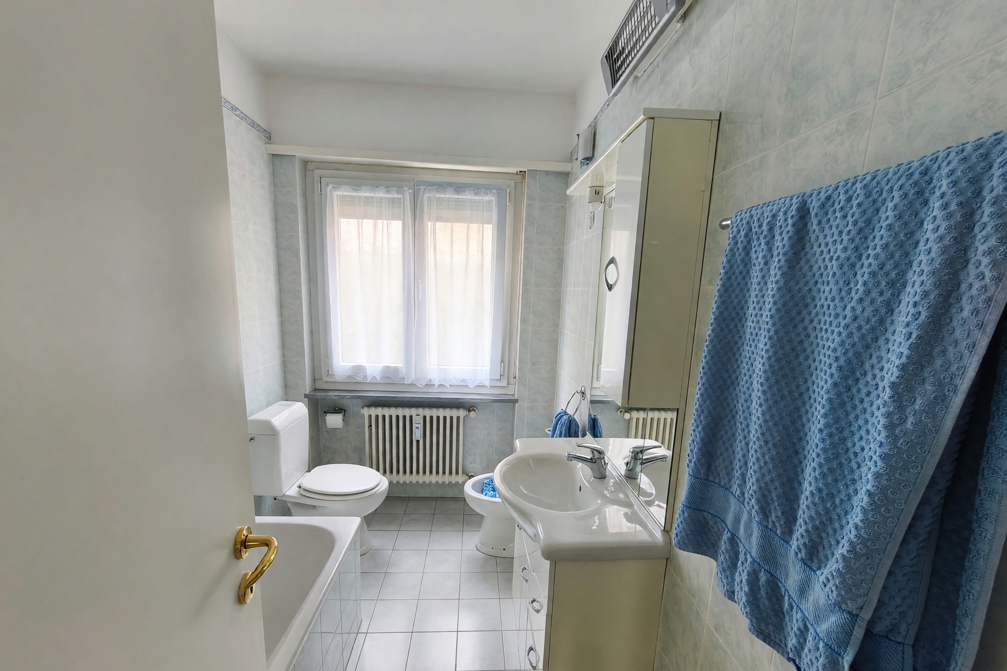 Ampio appartamento 4,5 locali con due terrazzi, piacevole affaccio e cucina abitabile - Chiasso - foto 9