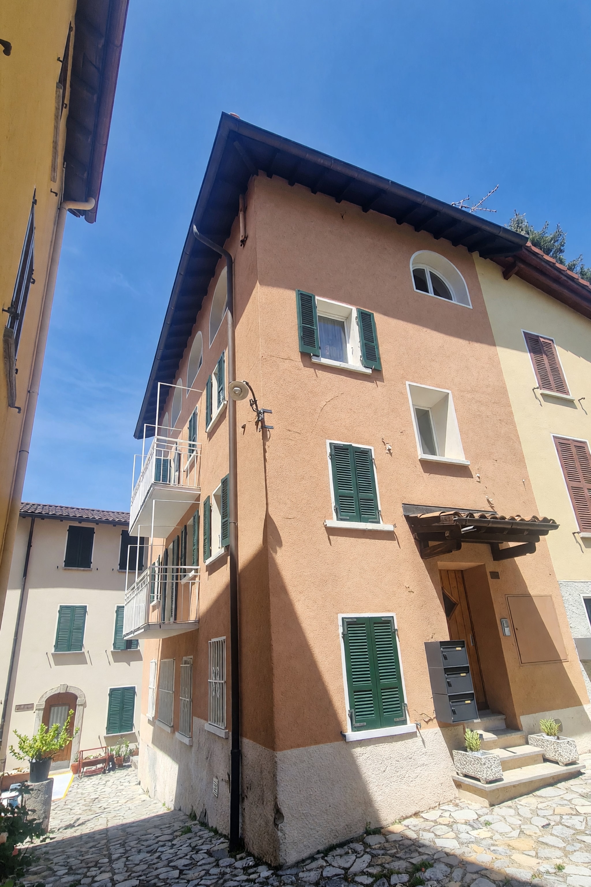 Grazioso appartamento 2,5 locali parzialmente ristrutturato nel nucleo di Aldesago con balcone e scorcio sul lago - Aldesago - foto 21