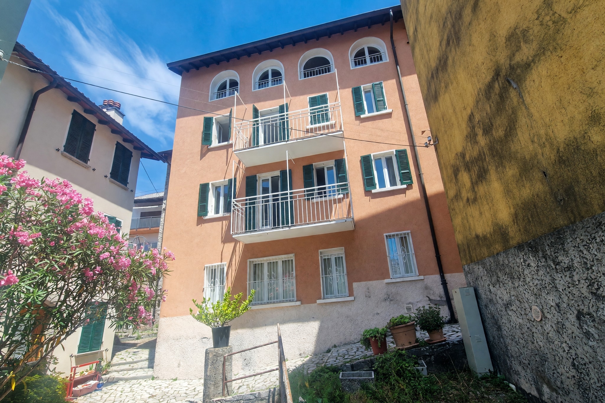 Grazioso appartamento 2,5 locali parzialmente ristrutturato nel nucleo di Aldesago con balcone e scorcio sul lago - Aldesago - foto 23