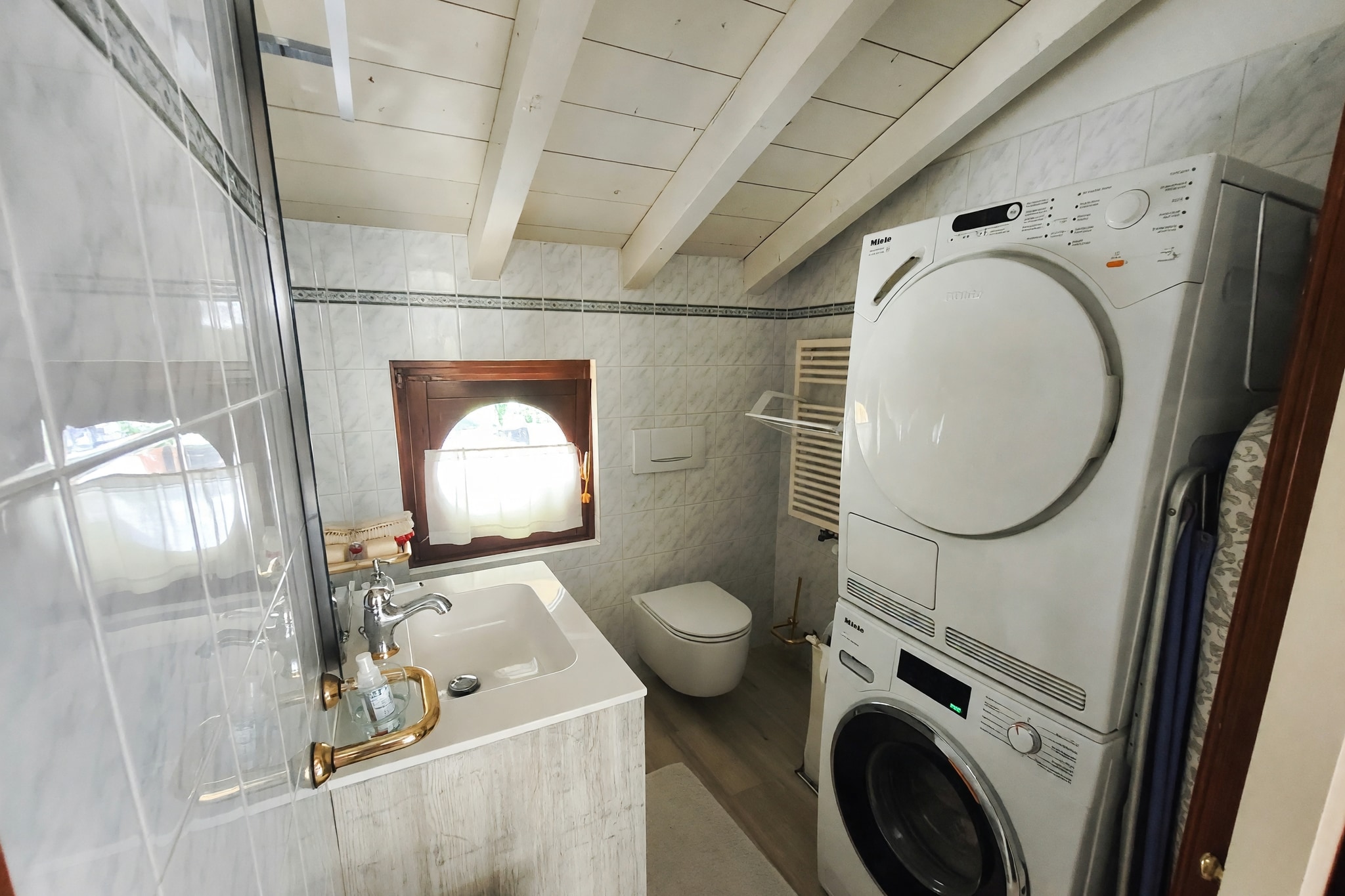 Elegante appartamento 4,5 locali vista lago con giardino privato di 90 mq in caratteristica palazzina di nucleo - Capolago - foto 16