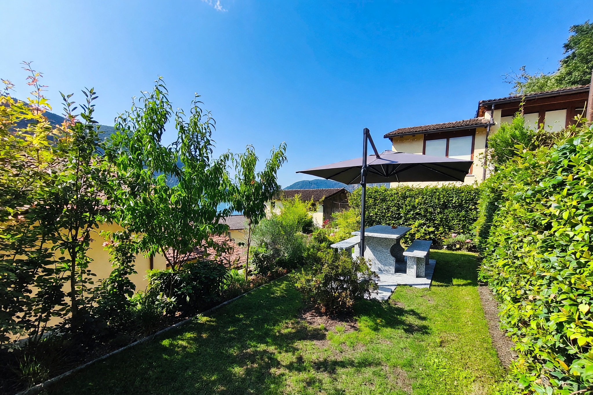 Elegante appartamento 4,5 locali vista lago con giardino privato di 90 mq in caratteristica palazzina di nucleo - Capolago - foto 17