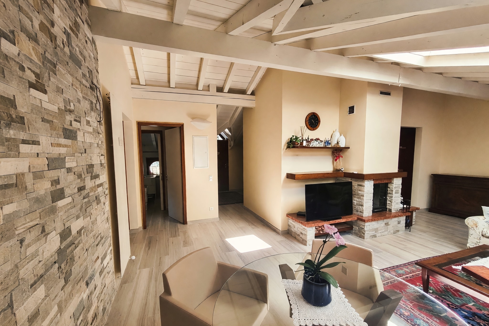 Elegante appartamento 4,5 locali vista lago con giardino privato di 90 mq in caratteristica palazzina di nucleo - Capolago - foto 2