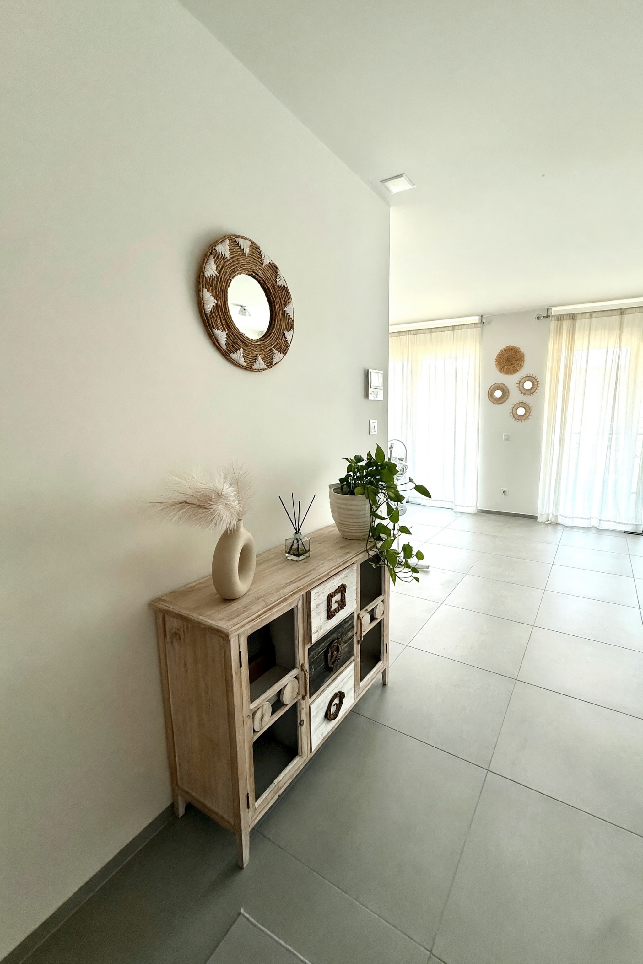Elegante appartamento 3,5 locali nuovo con ampio terrazzo e camera padronale con bagno privato in posizione strategica - Balerna - foto 4