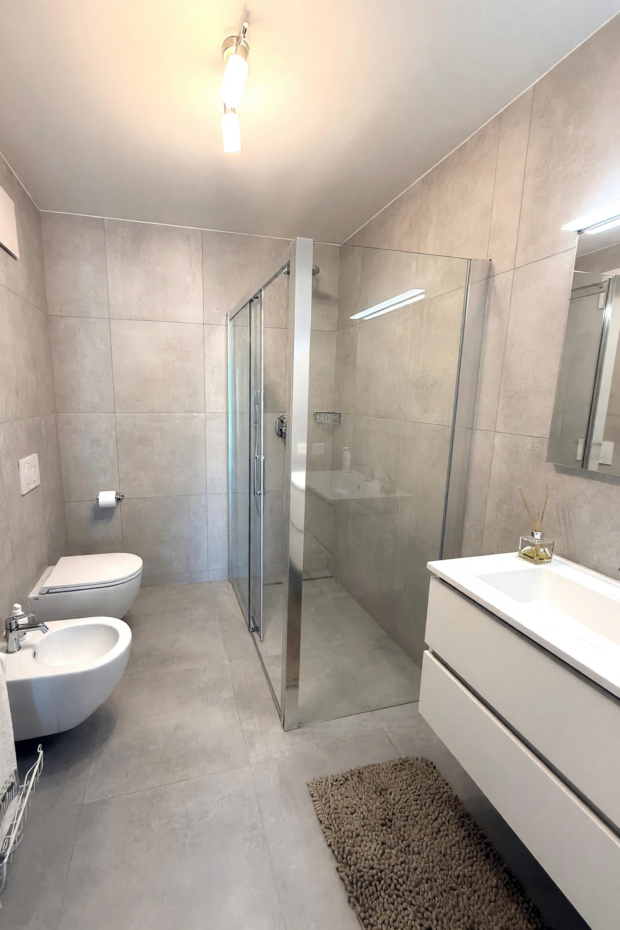 Elegante appartamento 3,5 locali nuovo con ampio terrazzo e camera padronale con bagno privato in posizione strategica - Balerna - foto 12