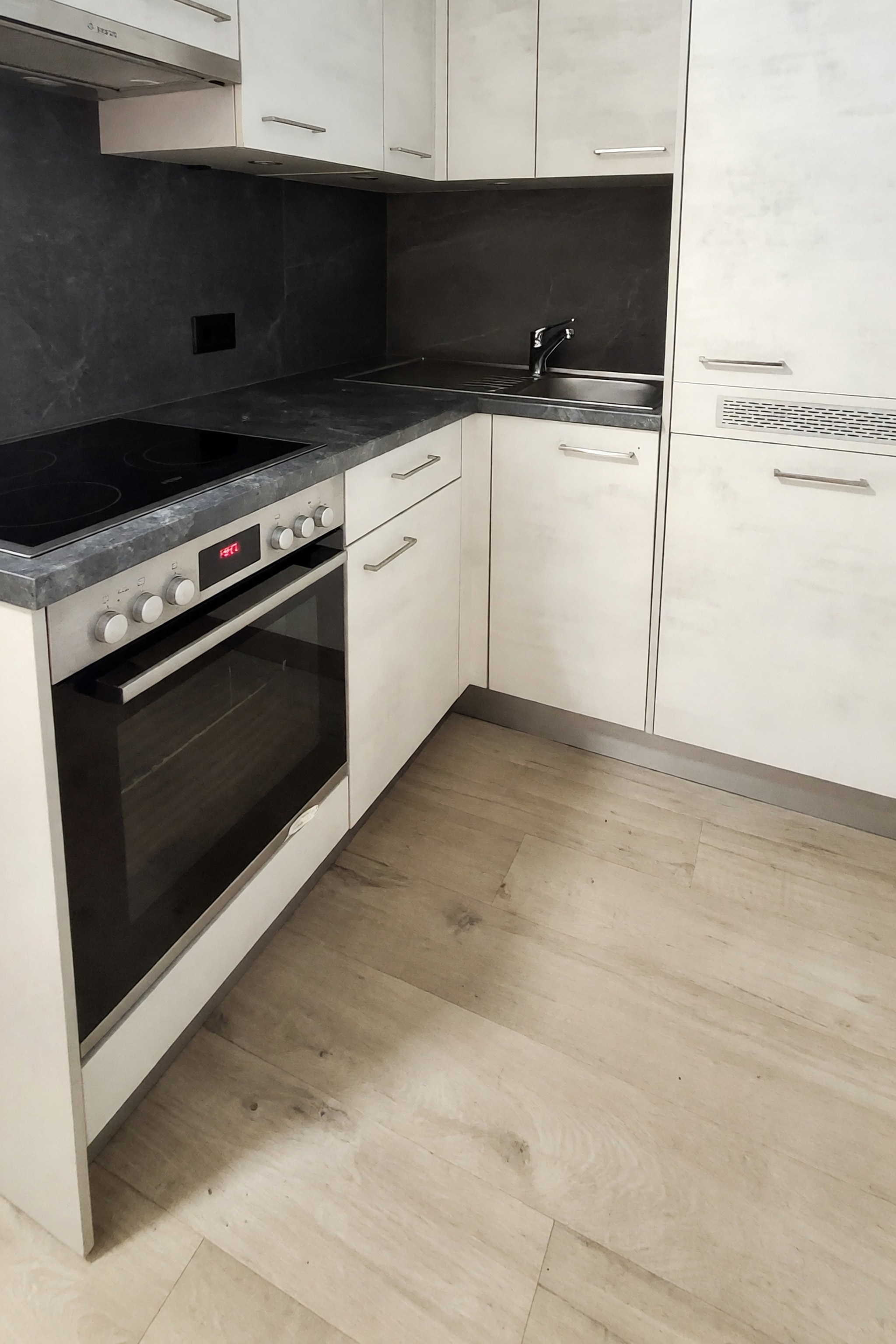 Accogliente appartamento 1,5 locali in posizione centrale con ampio bagno finestrato e spese incluse nel canone - Chiasso - foto 4