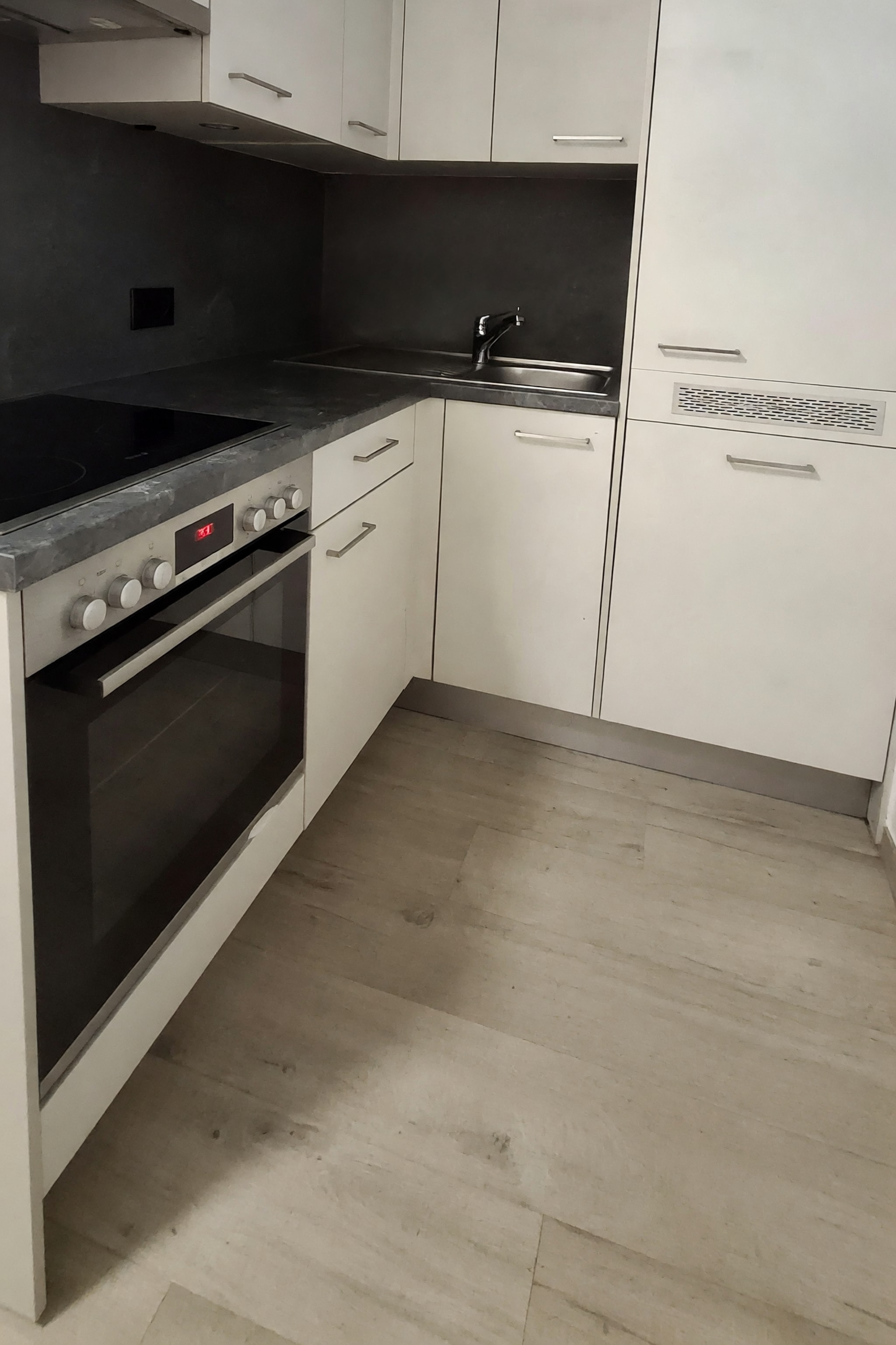 Accogliente appartamento 1,5 locali in posizione centrale con ampio bagno finestrato e spese incluse nel canone - Chiasso - foto 5