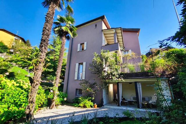 Affascinante casa bifamiliare 7 locali ristrutturata con giardino privato di 250 m² nel caratteristico nucleo di Davesco - Davesco