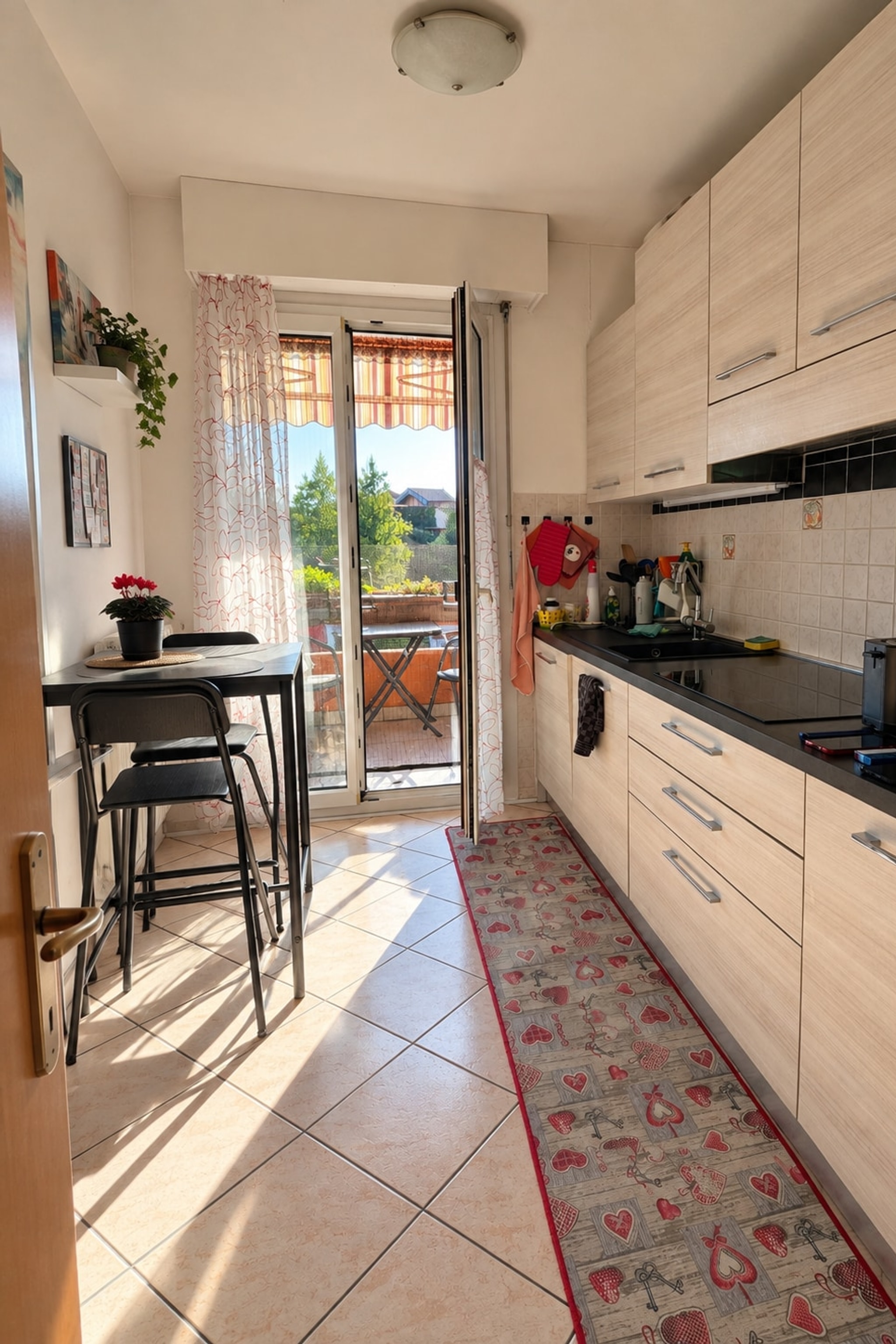 Luminoso appartamento 3,5 locali con balcone, cucina rinnovata e ottimo potenziale d’investimento - Morbio Inferiore - foto 5