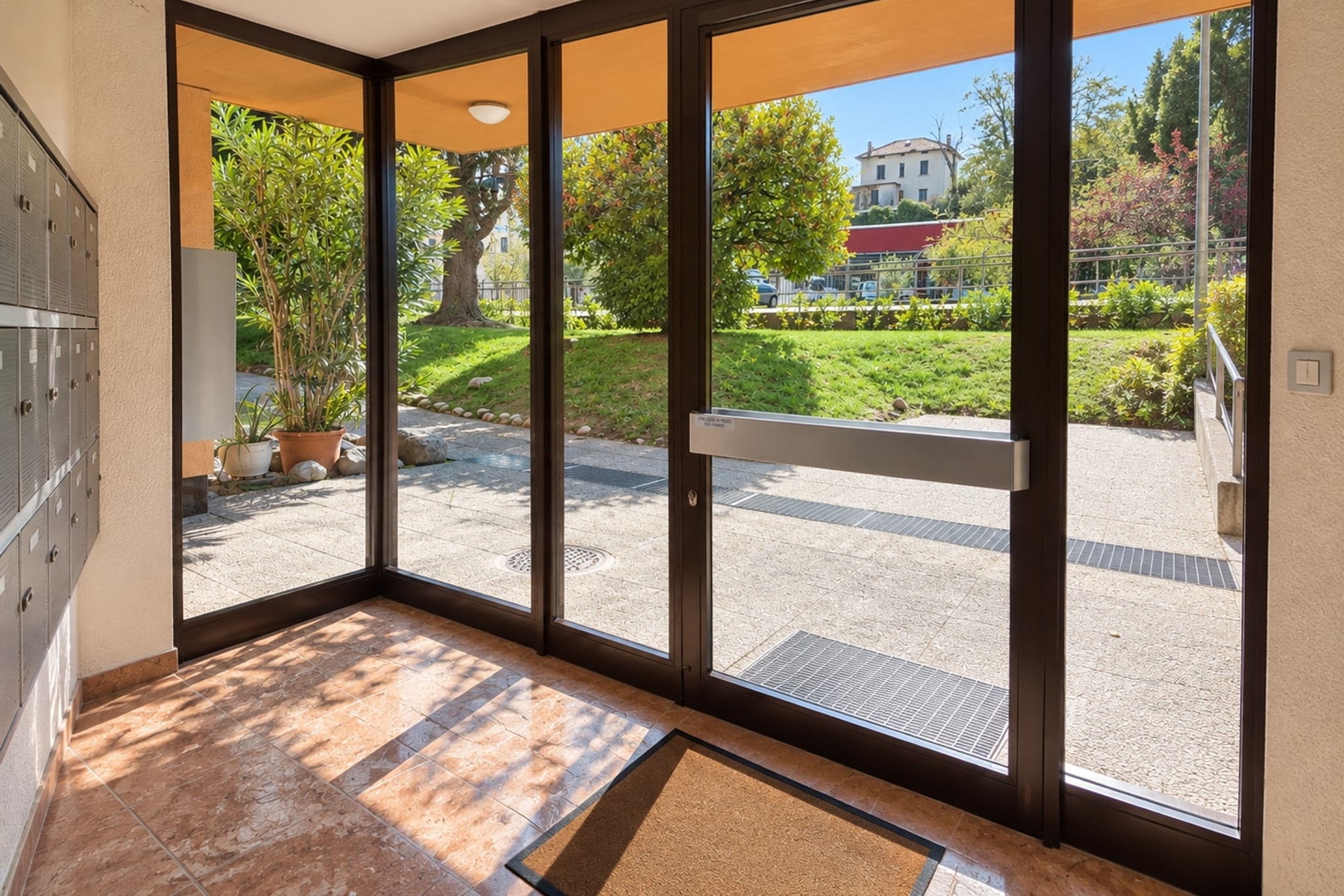 Luminoso appartamento 3,5 locali con balcone, cucina rinnovata e ottimo potenziale d’investimento - Morbio Inferiore - foto 13
